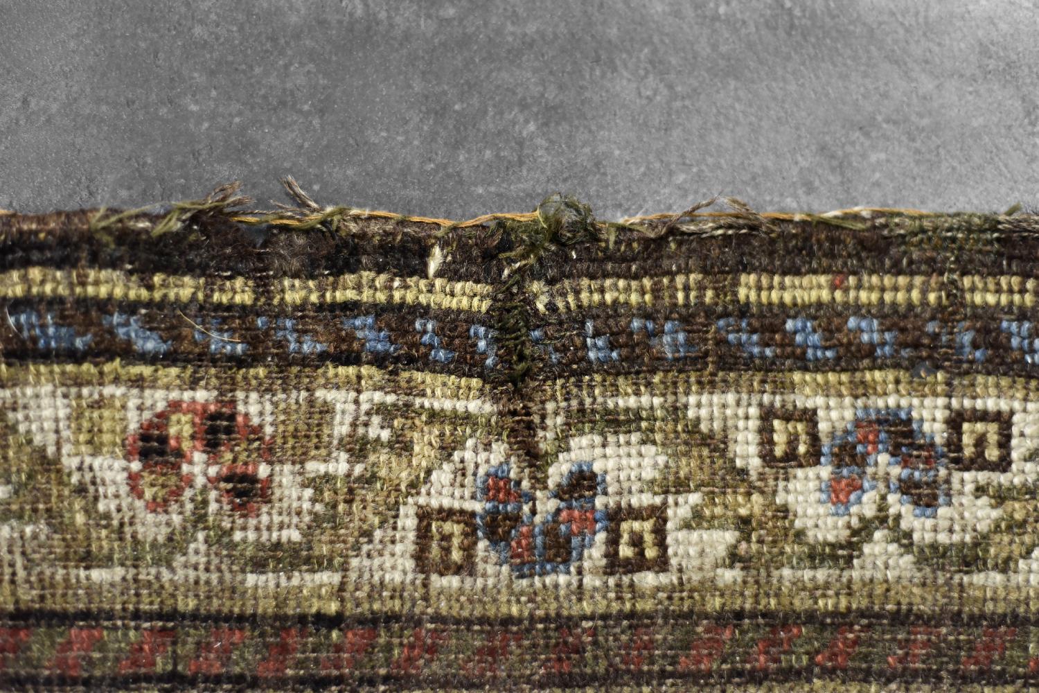 Vintage Hand-Woven Oriental Long Nomadic Qashqai Rug, 1920s in vendita 10