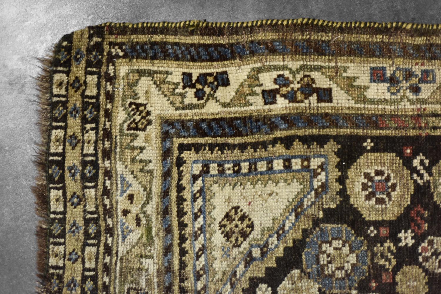 Lana Vintage Hand-Woven Oriental Long Nomadic Qashqai Rug, 1920s in vendita
