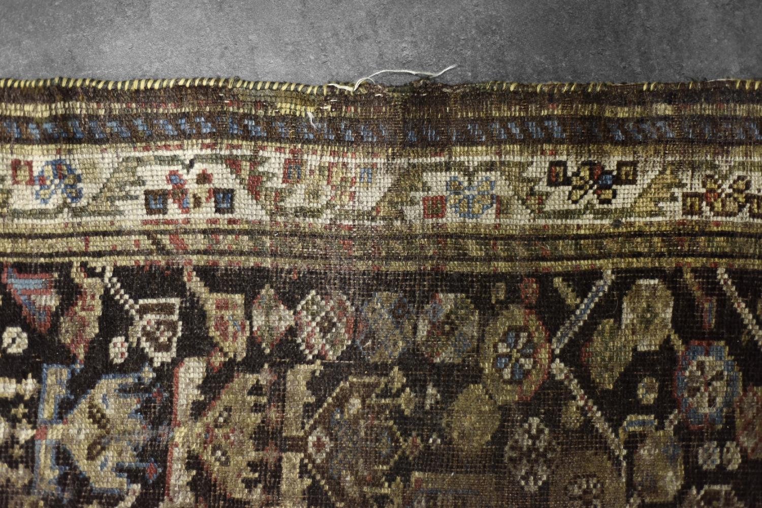 Vintage Hand-Woven Oriental Long Nomadic Qashqai Rug, 1920s in vendita 1