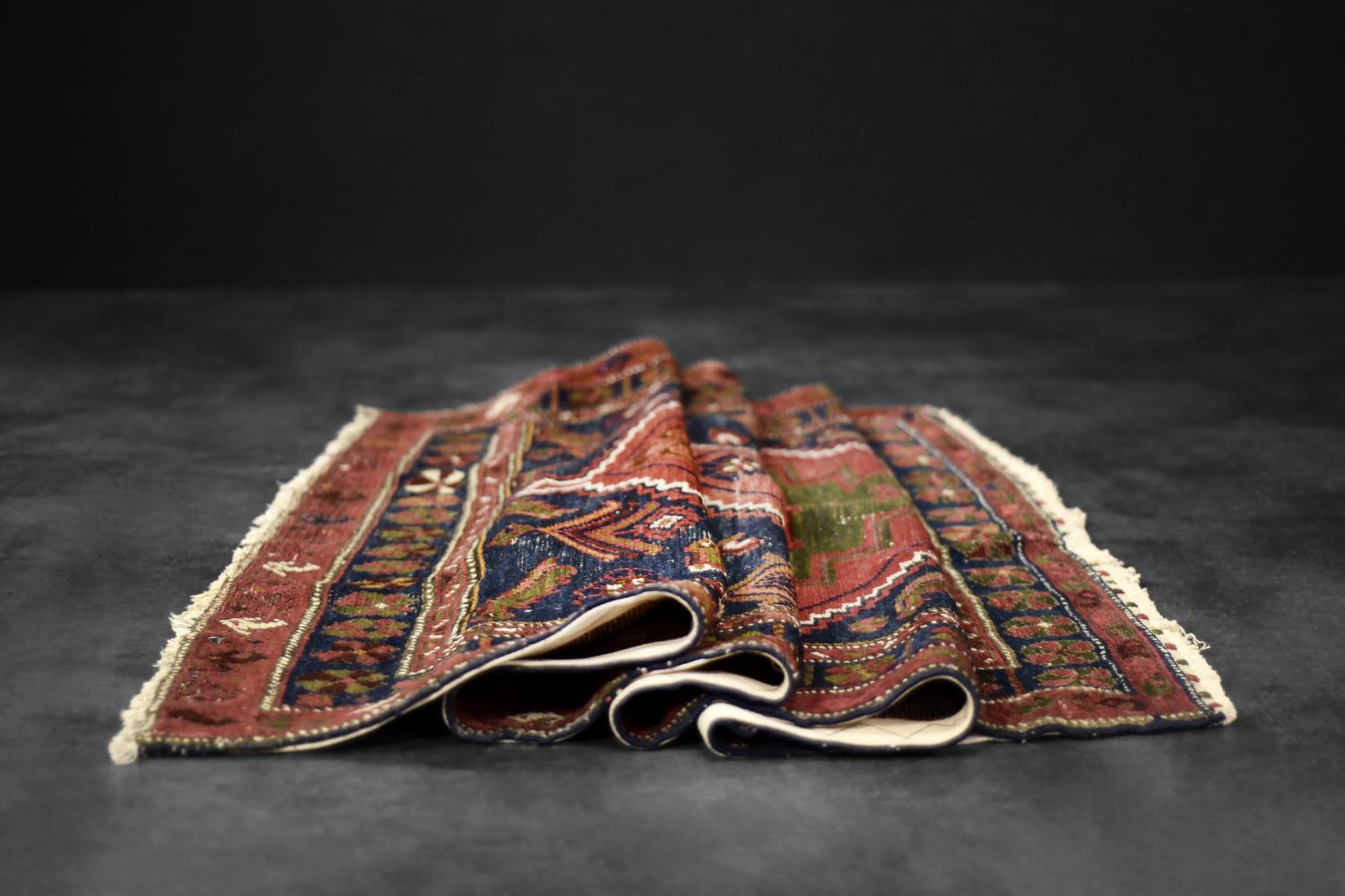 Tappeto orientale nomade tribale Shiraz Qashqai tessuto a mano d'epoca, anni '40 in vendita 6