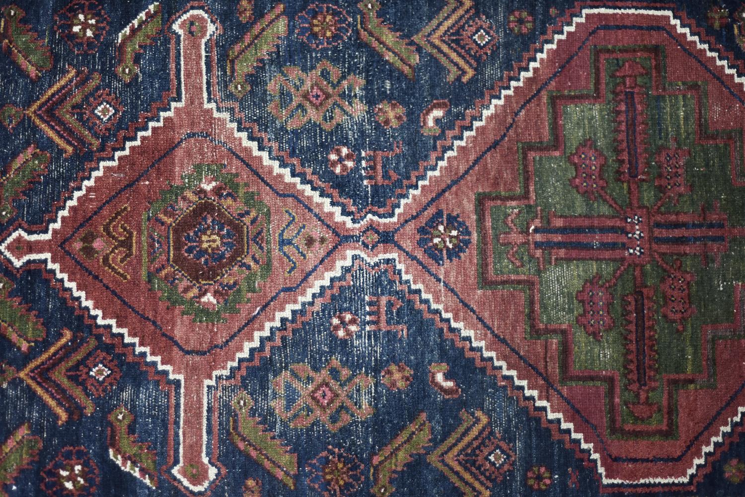 Altro Tappeto orientale nomade tribale Shiraz Qashqai tessuto a mano d'epoca, anni '40 in vendita