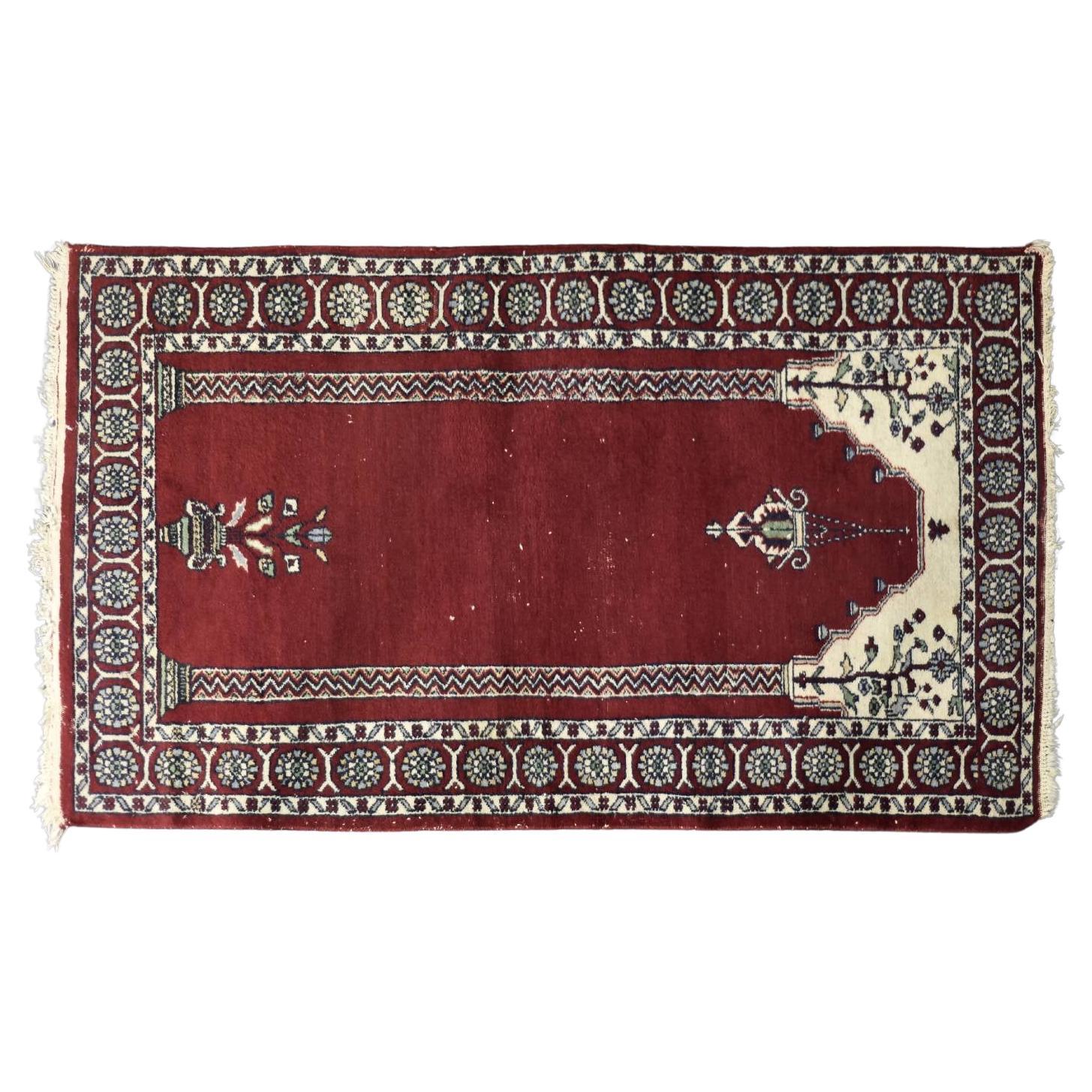 Vintage Hand-Woven Oriental Pakistani Mihrab Prayer Rug, 1960s For Sale