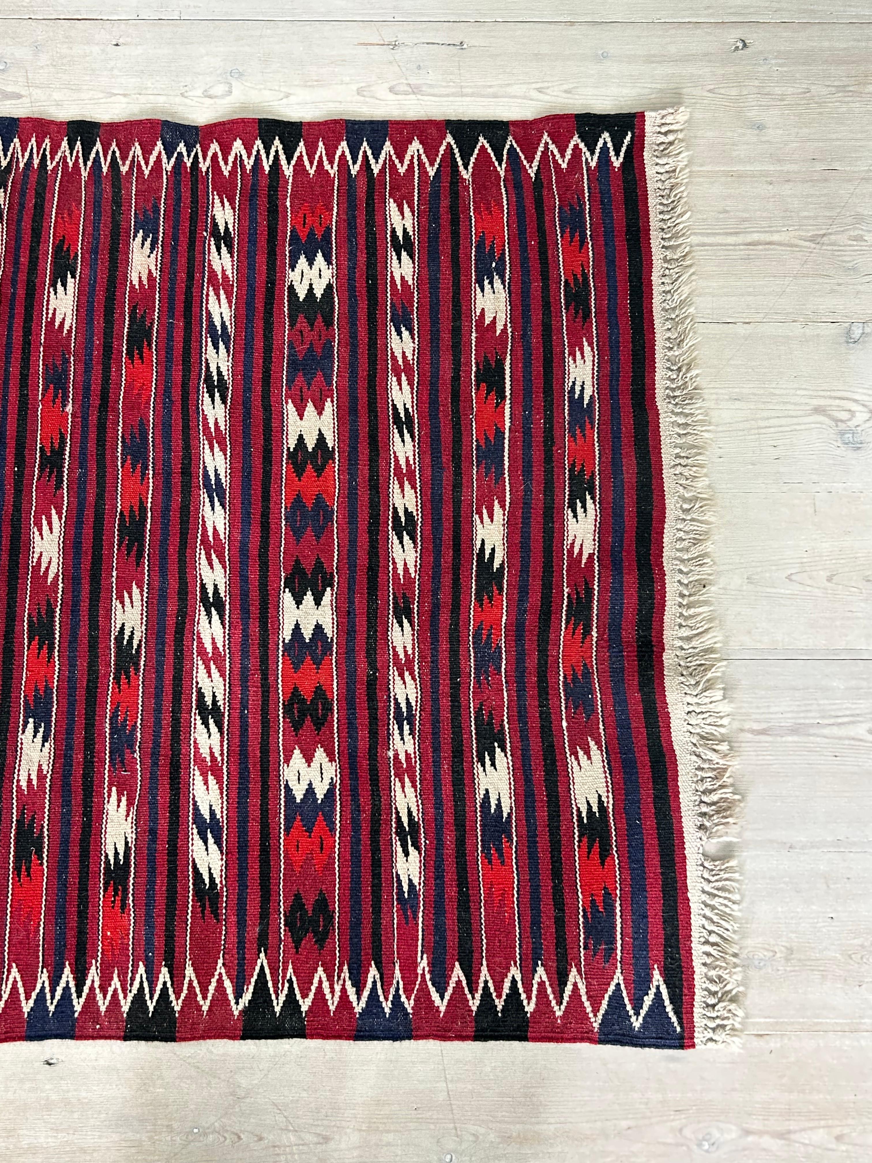Vintage Hand-Woven Oriental Red Striped Kelim Rug, 20th Century For Sale 2