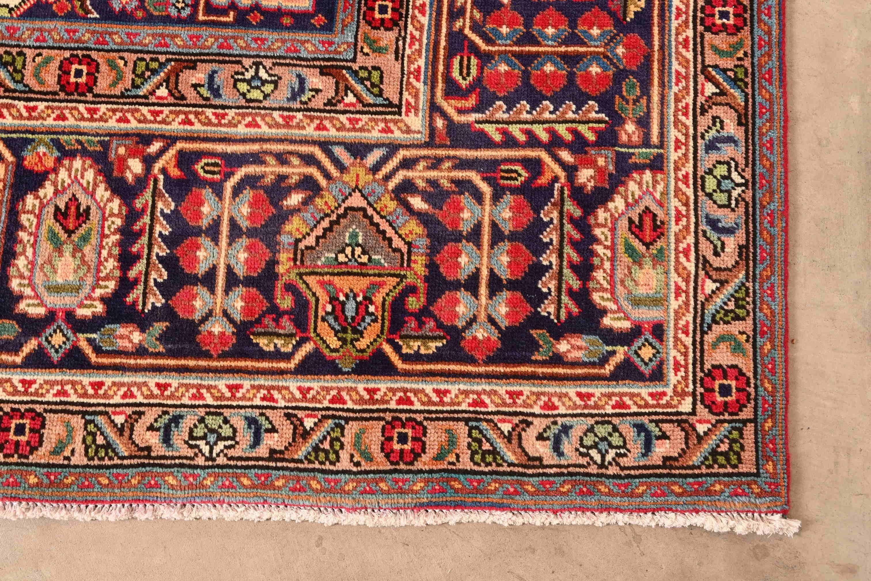 XX secolo Tappeto persiano Vintage Heriz tessuto a mano in lana per la stanza in vendita