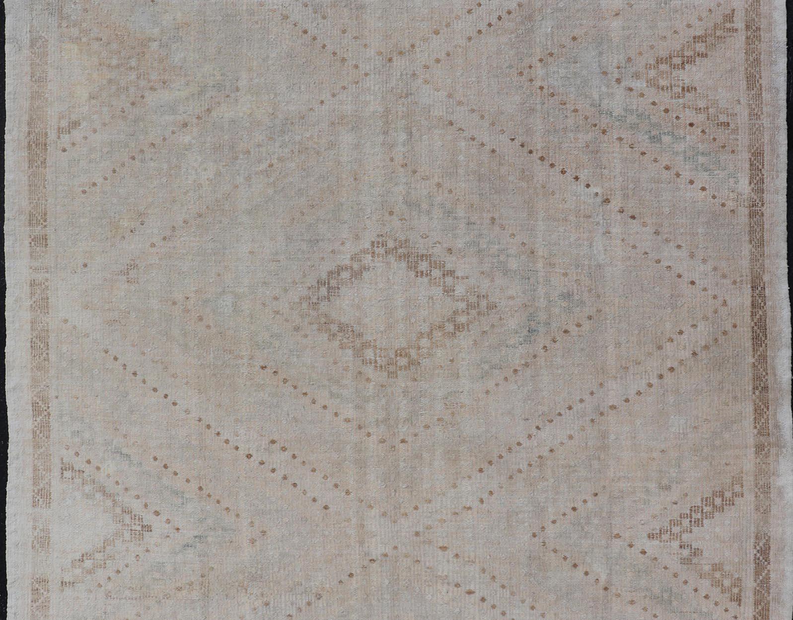 Handgewebter türkischer bestickter Flachgewebe-Teppich mit geometrischem Design, handgewebt (20. Jahrhundert)
