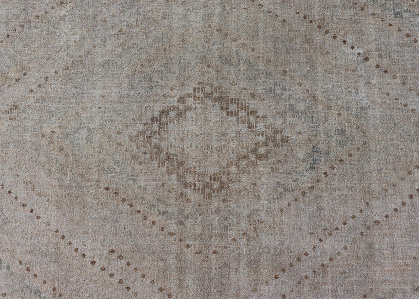 Handgewebter türkischer bestickter Flachgewebe-Teppich mit geometrischem Design, handgewebt 2