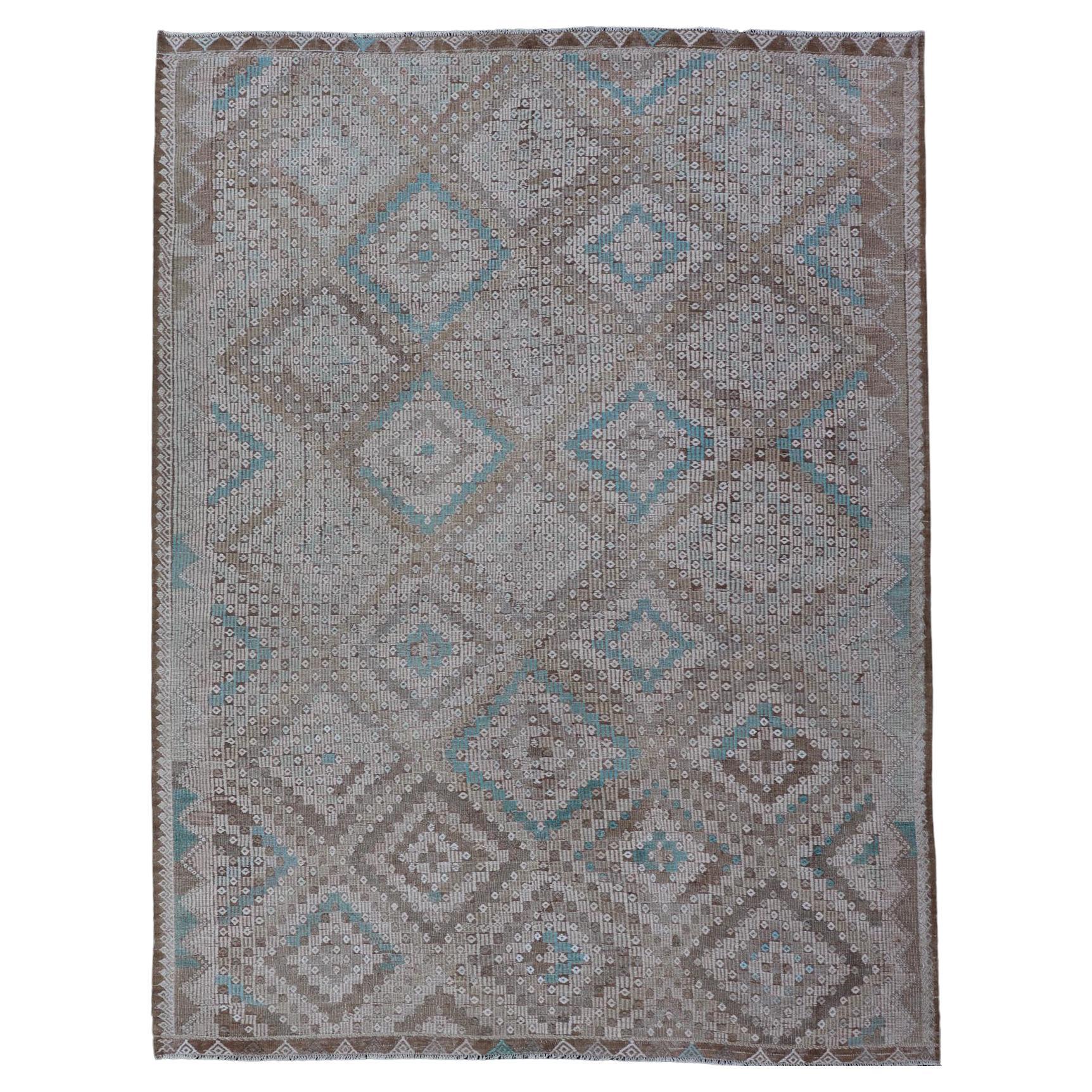 Alfombra turca vintage tejida a mano y bordada con diseño geométrico