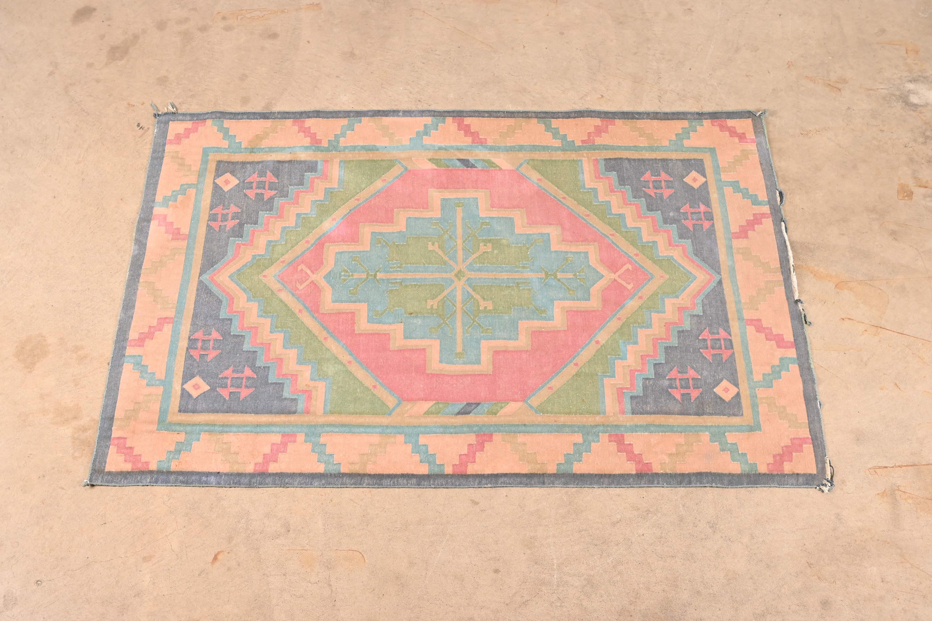 Vintage Hand-Woven Turkish Kilim Flat Weave Rug In Good Condition In South Bend, IN