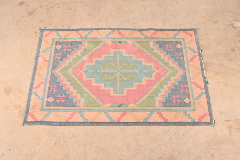 Vintage Hand-Woven Turkish Kilim Flat Weave Rug In Good Condition For Sale In South Bend, IN