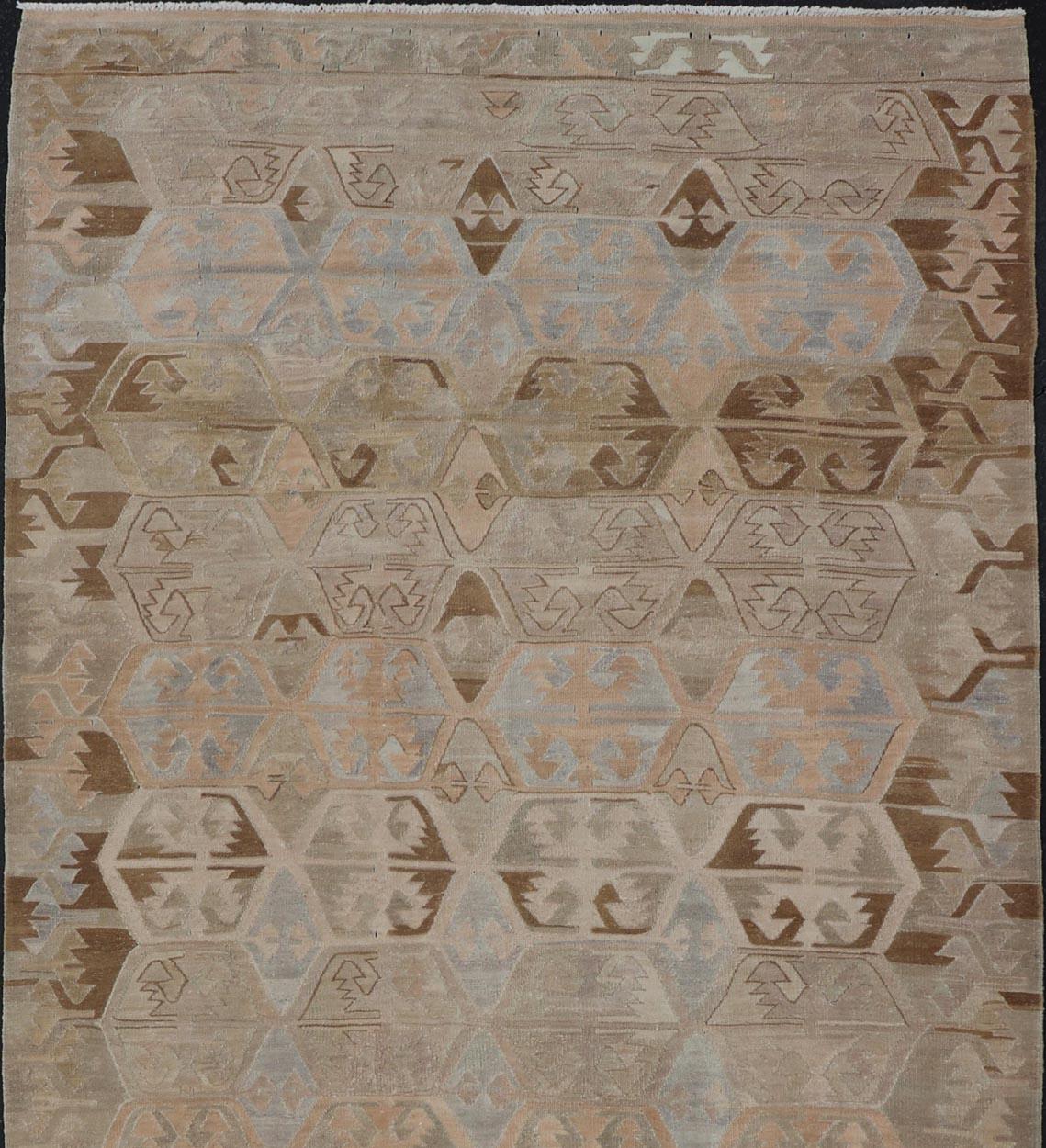 Handgewebter türkischer Kelim-Galerie-Teppich aus Wolle mit subgeometrischem Design im Angebot 5