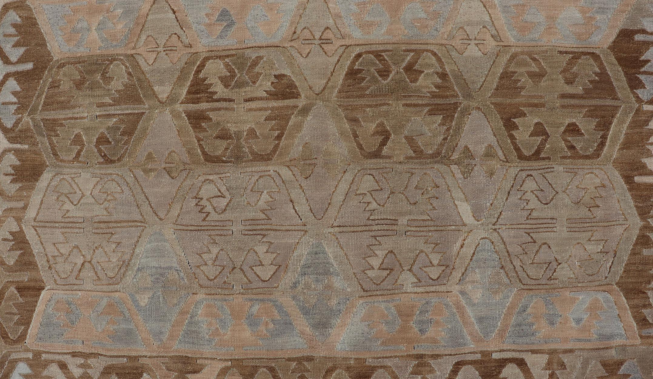 Handgewebter türkischer Kelim-Galerie-Teppich aus Wolle mit subgeometrischem Design im Angebot 3