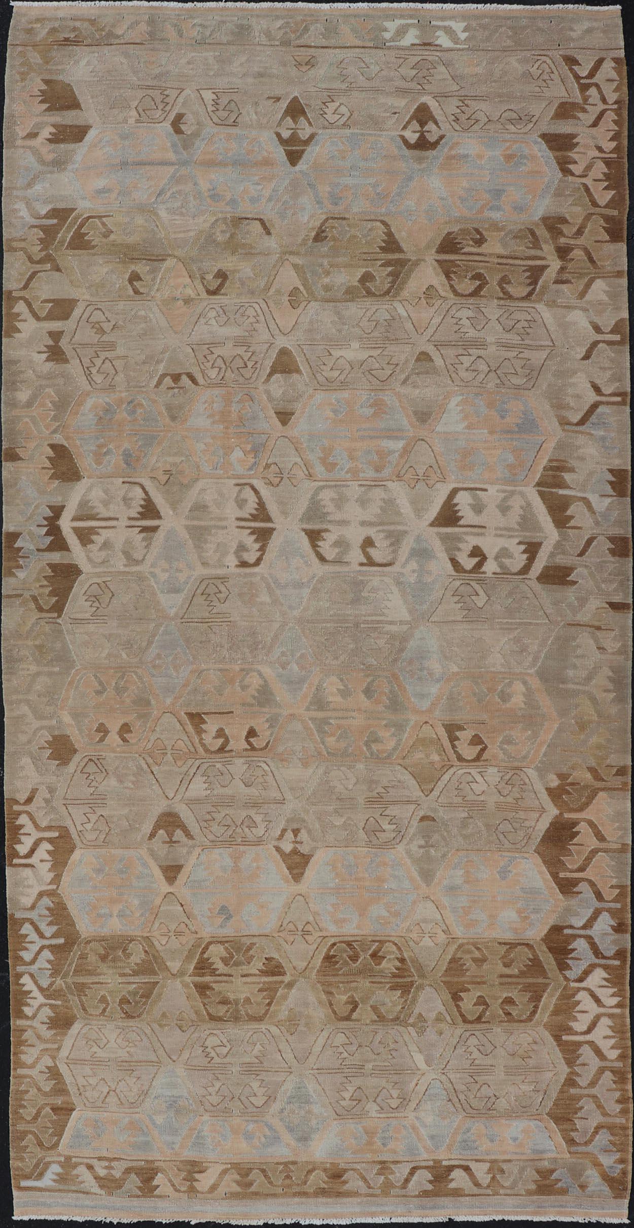 Handgewebter türkischer Kelim-Galerie-Teppich aus Wolle mit subgeometrischem Design im Angebot