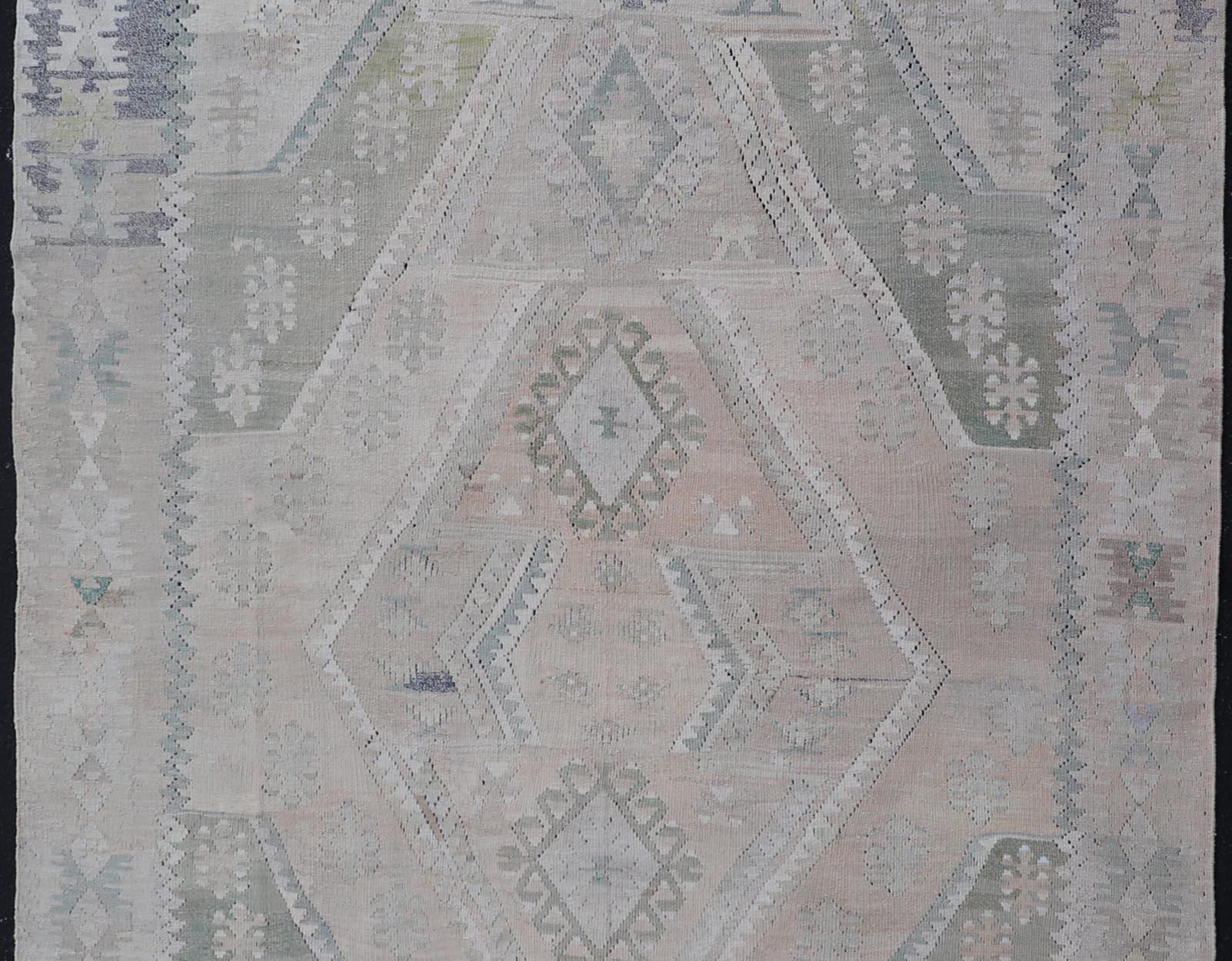 Handgewebter türkischer Kelim aus Wolle mit Medaillon, Sub-Geometrisches Design im Angebot 5