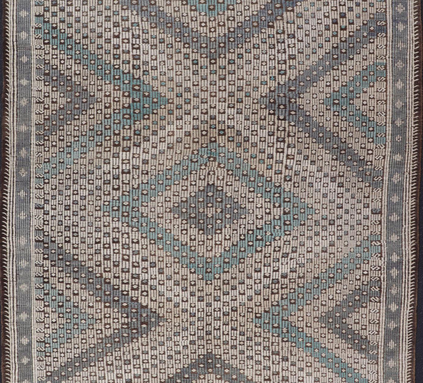 Vintage Hand Woven Turkish Kilim Rug in Wool with Sub-Geometric Diamond Design  For Sale 5