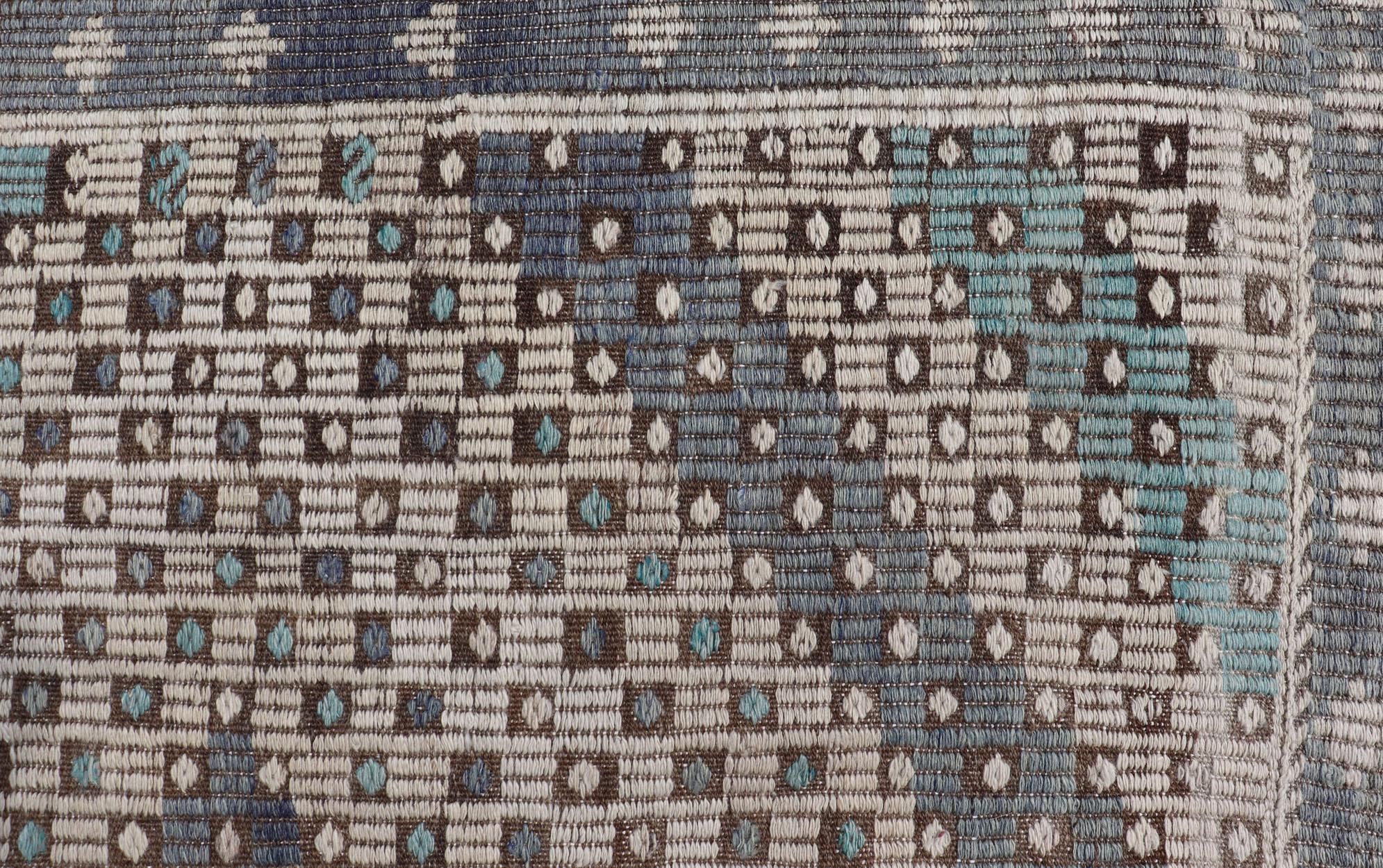 20th Century Vintage Hand Woven Turkish Kilim Rug in Wool with Sub-Geometric Diamond Design  For Sale