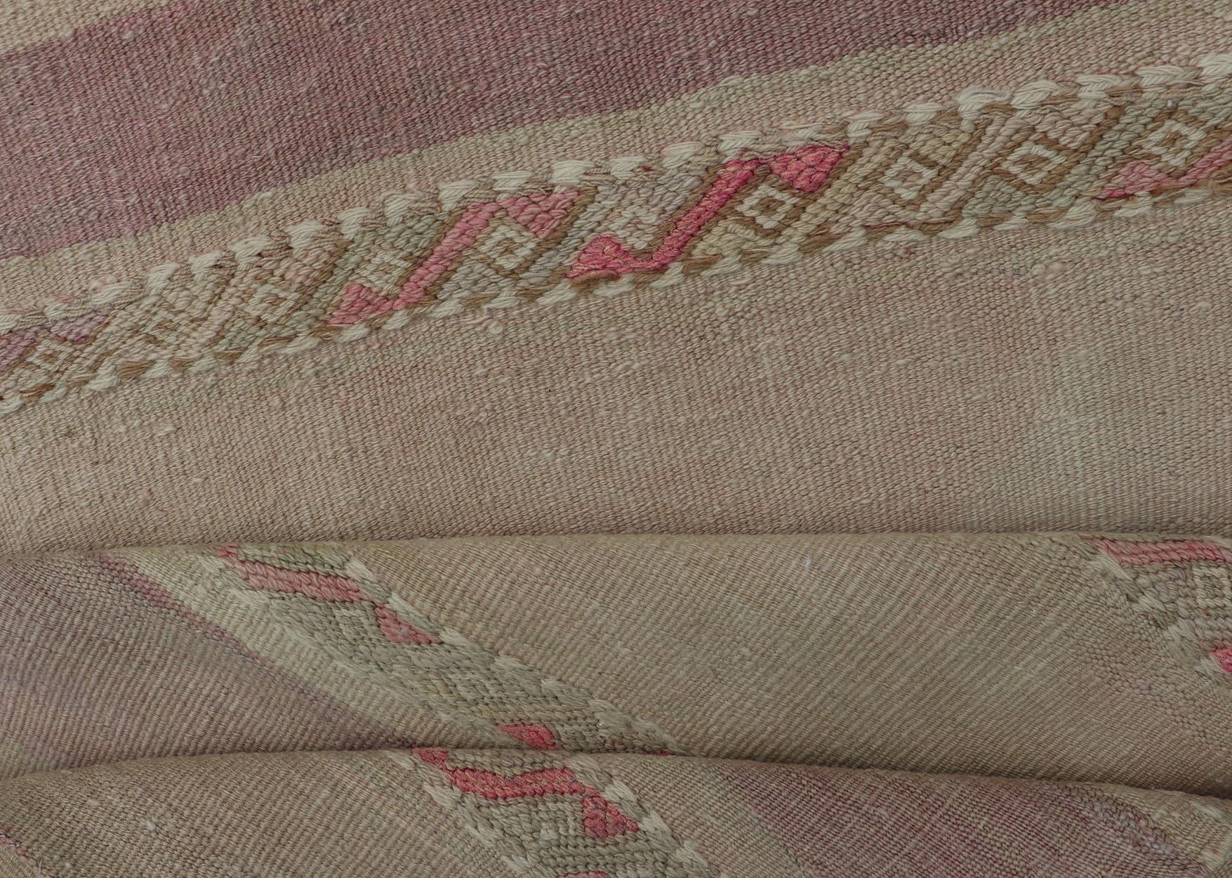 Alfombra Turca Kilim Vintage Tejida a Mano con Rayas Morado, Topo y Fuego en venta 4