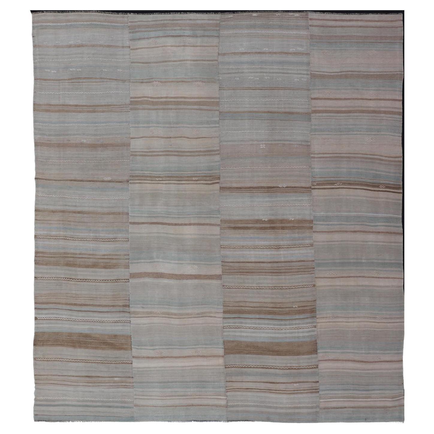 Tapis Kilim turc vintage à empiècements tissés à la main aux couleurs sourdes