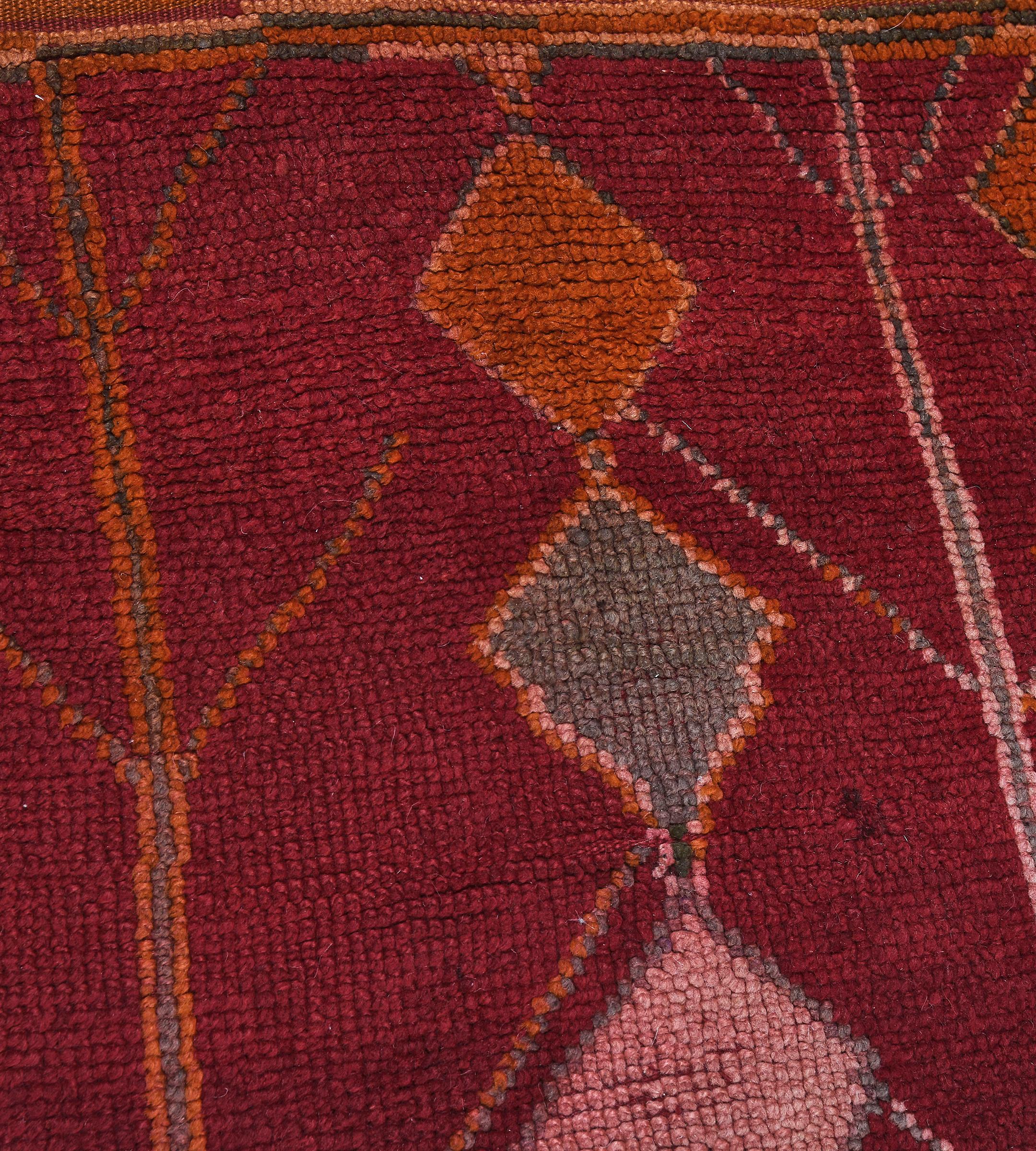Annodato a mano Tappeto marocchino vintage in lana rossa tessuto a mano in vendita
