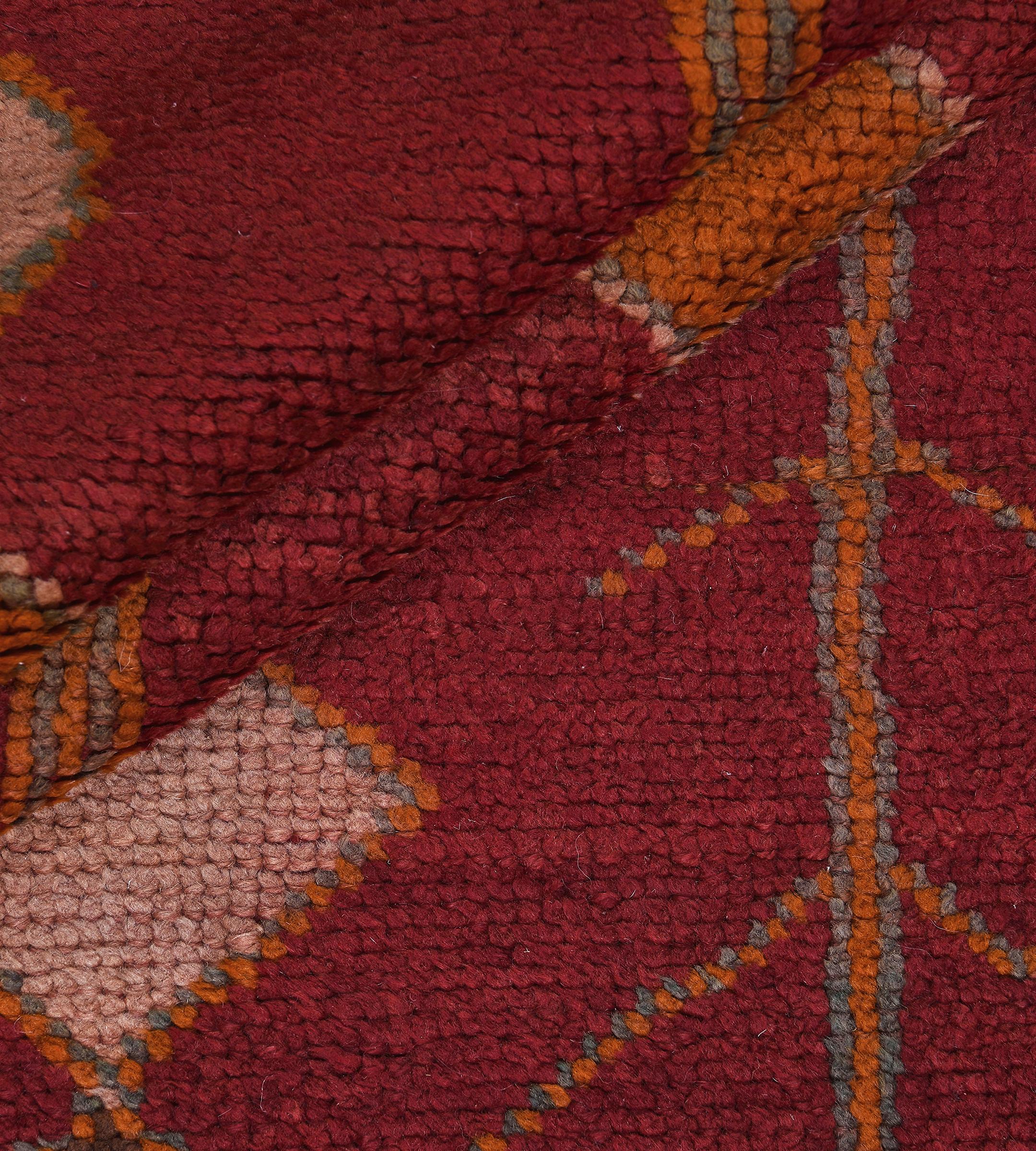 Tappeto marocchino vintage in lana rossa tessuto a mano in vendita 1
