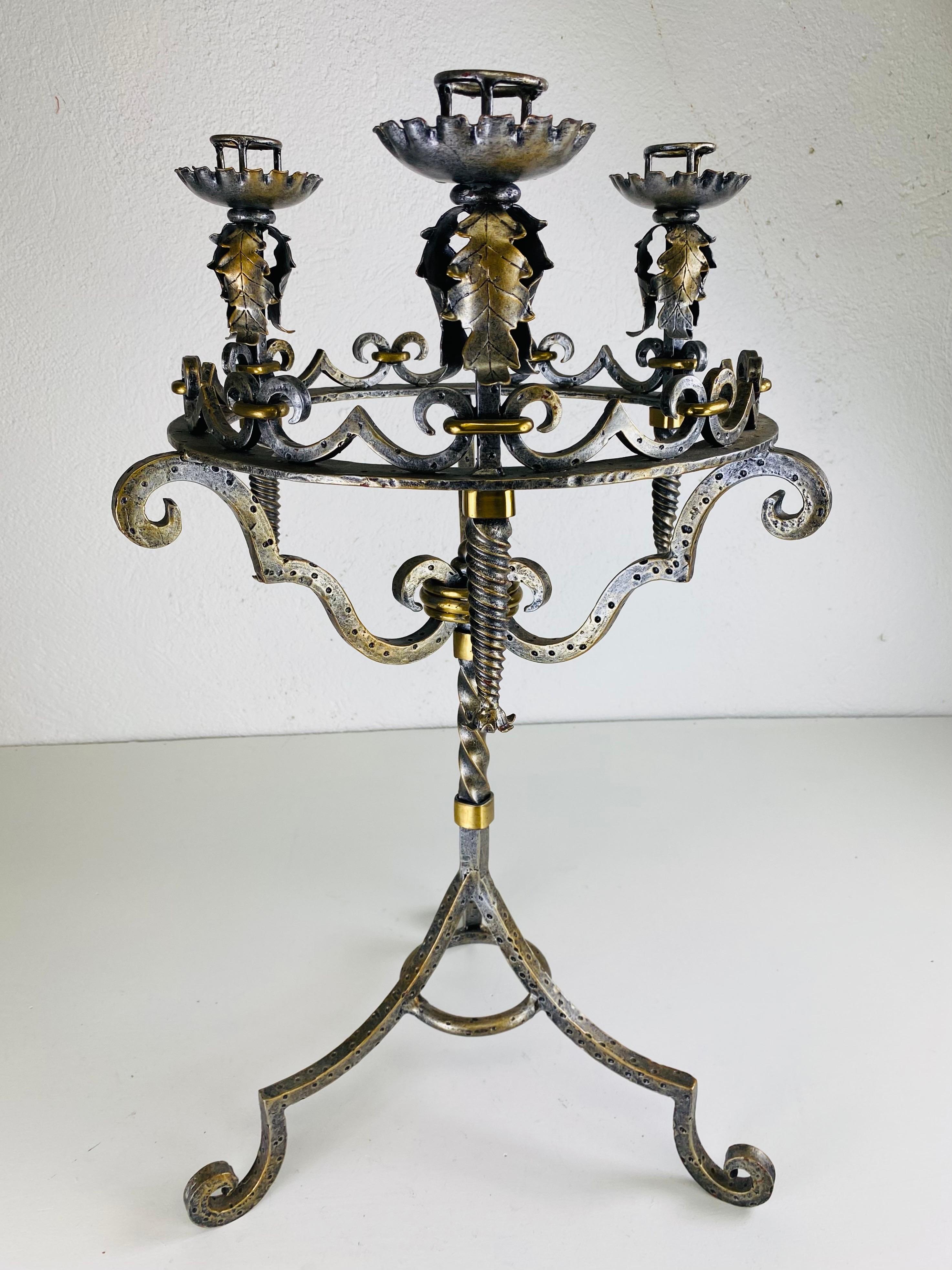 Candela gotica d'epoca in ferro battuto La Habra di Maitland Smith In condizioni buone in vendita a Allentown, PA