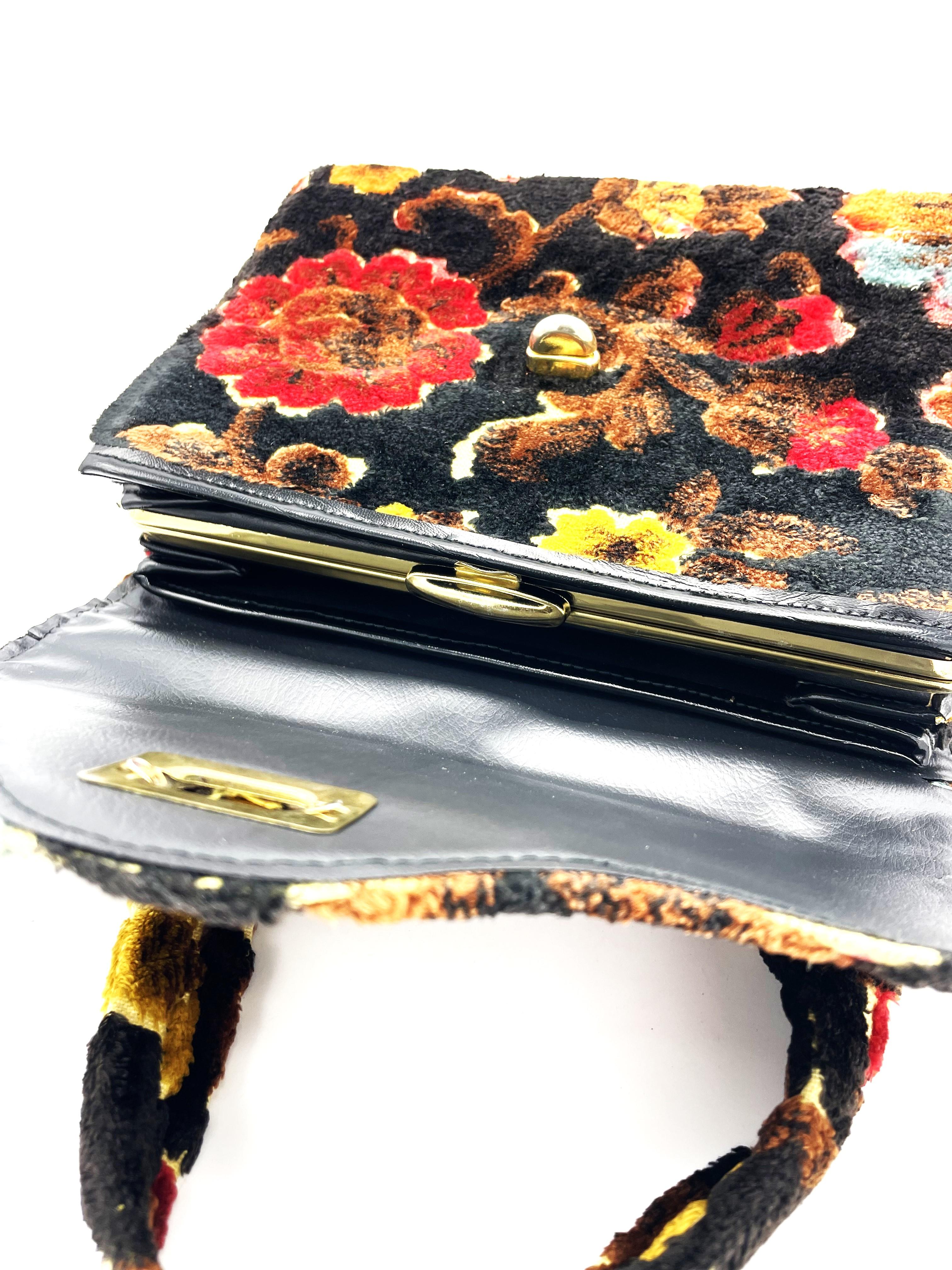 Women's Vintage Handbag by 'Garay' USA, Chenille flowers in diferent colors, USA 1950s  For Sale