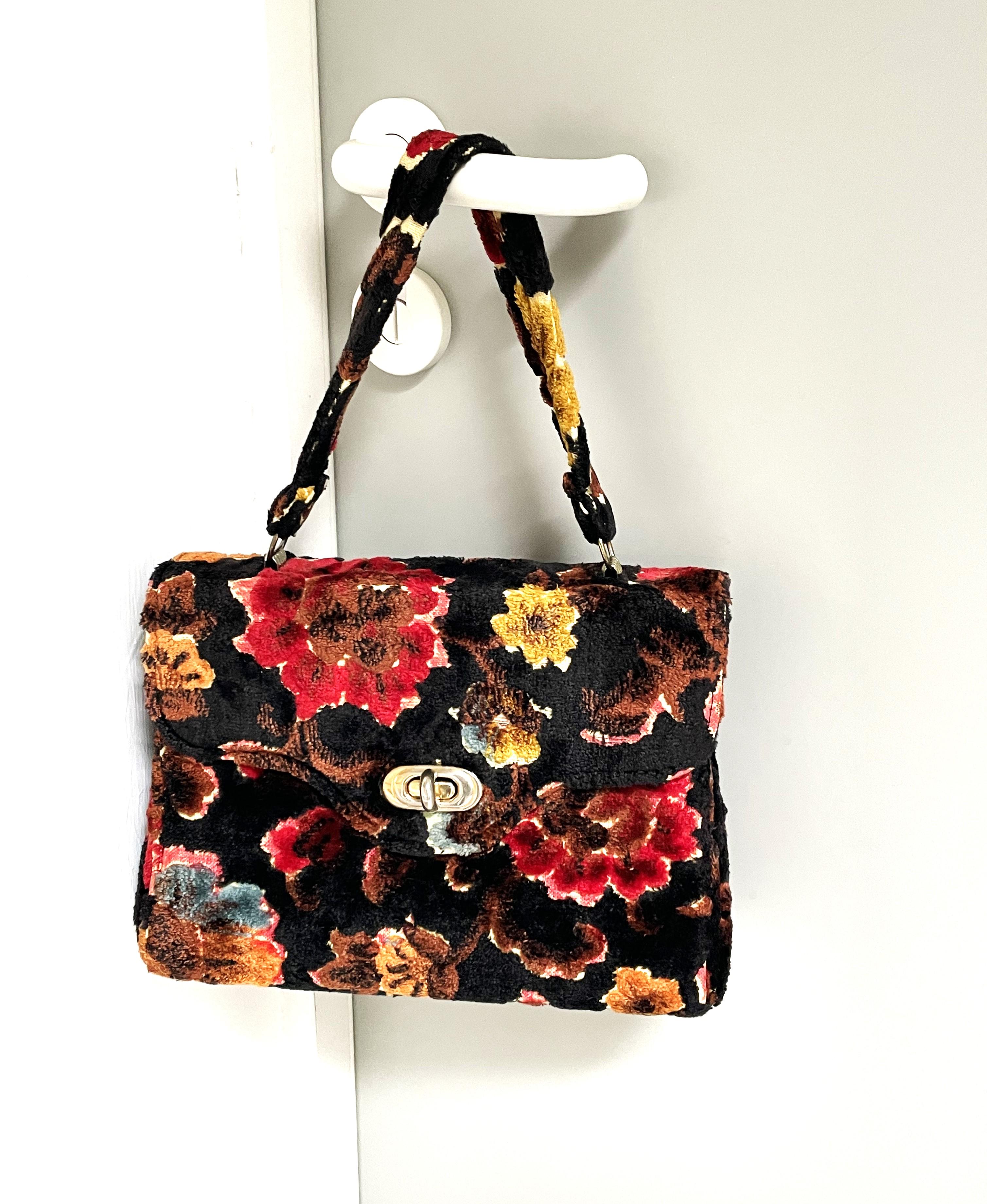 Vintage Handbag by 'Garay' USA, Chenille flowers in diferent colors, USA 1950s  For Sale 3
