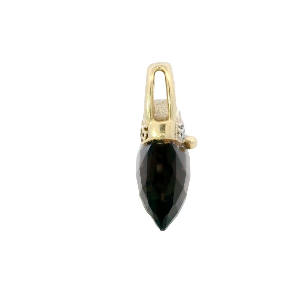 Pendentif de sac à main vintage en or jaune 14 carats et quartz fumé

Ce pendentif exquis en or 14 carats avec breloque de sac à main est un ajout unique à toute collection de bijoux. Réalisé en or jaune 14 carats, le pendentif est conçu en forme de
