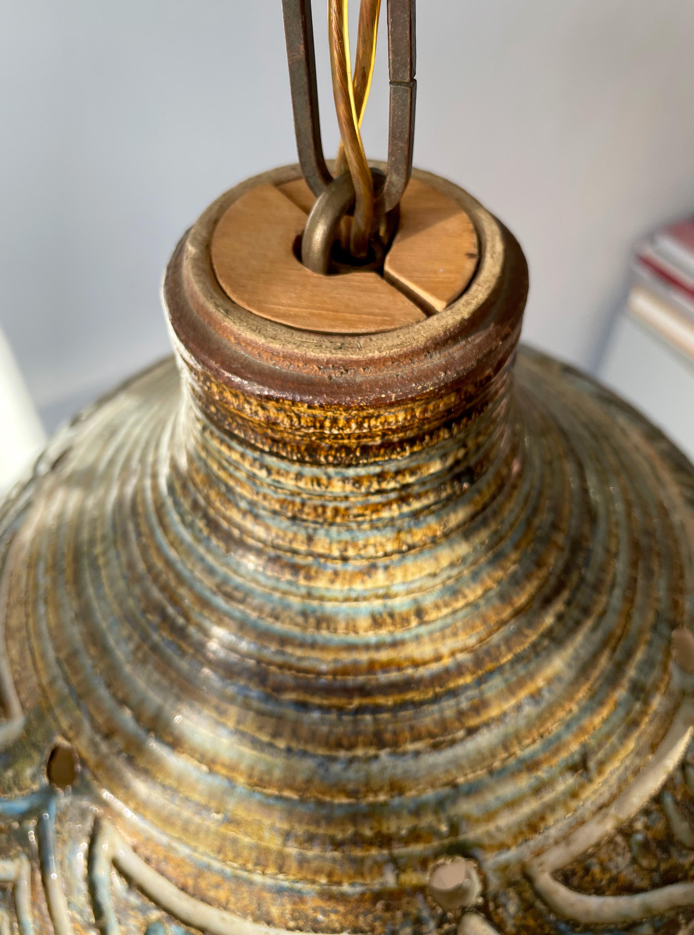 Vintage-Hängelampe in Glockenform aus Keramik, Dänemark, 1970er Jahre (20. Jahrhundert) im Angebot