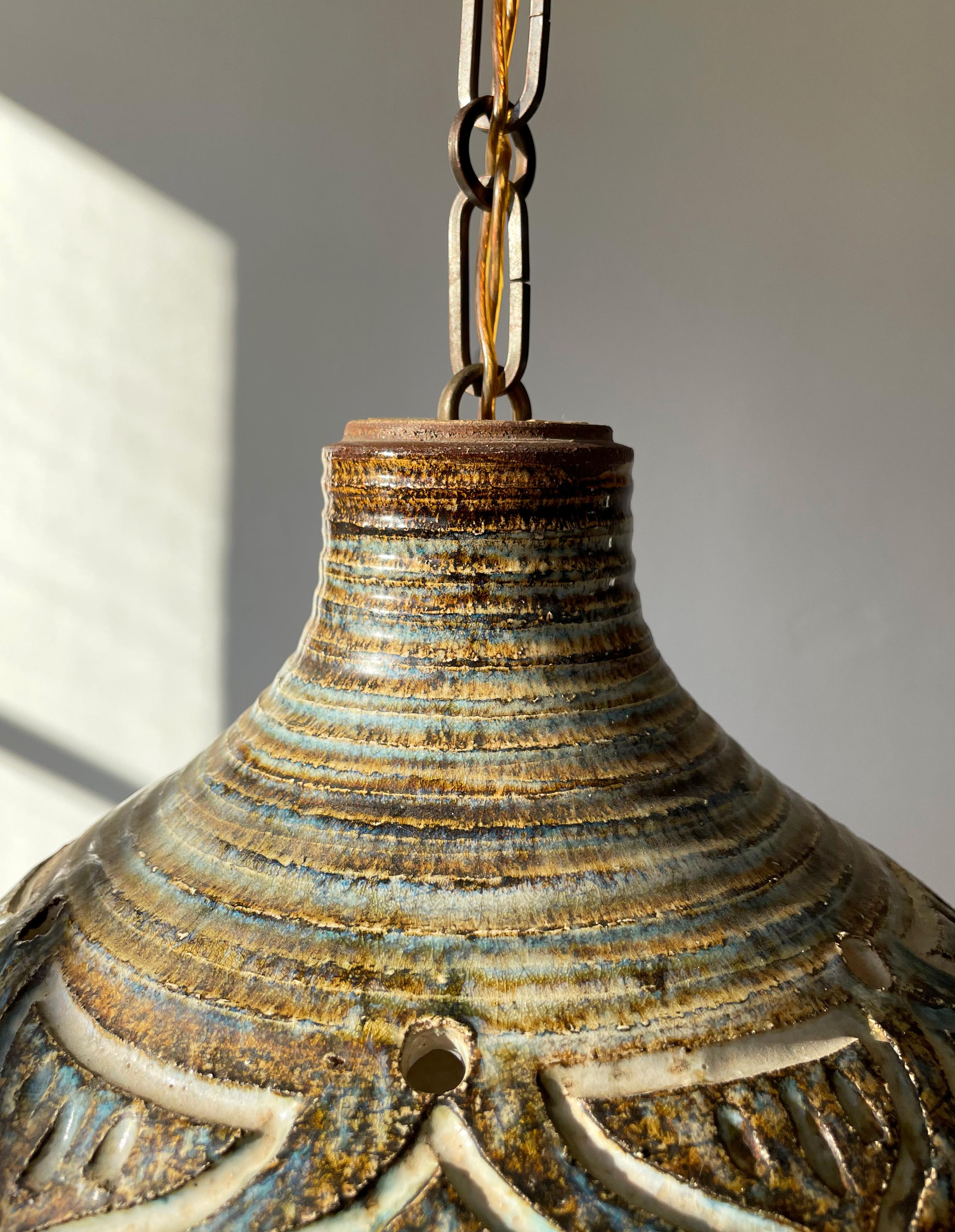 Vintage-Hängelampe in Glockenform aus Keramik, Dänemark, 1970er Jahre im Angebot 1