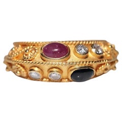 Anello vintage in oro 18 carati con diamanti naturali, rubini e zaffiri cabochon, realizzato a mano