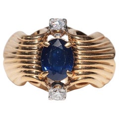 Vintage  Handcrafted 18k Gold Natural Diamond And Oval Cut Sapphire Ring