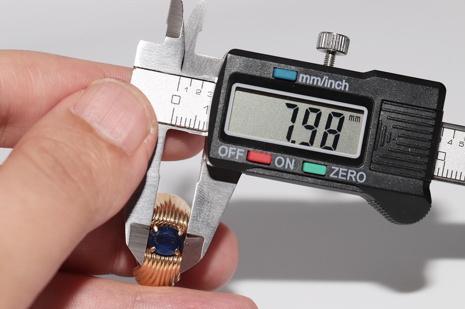 Vintage By  Handgefertigter Ring aus 18 Karat Gold mit natürlichem Diamanten und Saphir im Ovalschliff im Angebot 6