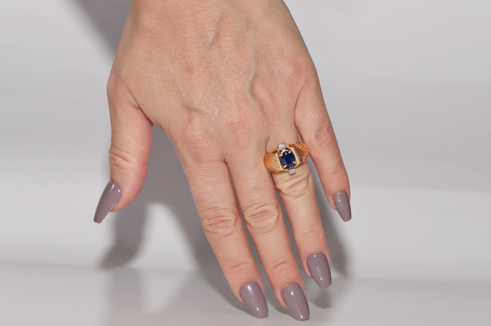 Vintage By  Handgefertigter Ring aus 18 Karat Gold mit natürlichem Diamanten und Saphir im Ovalschliff im Angebot 7