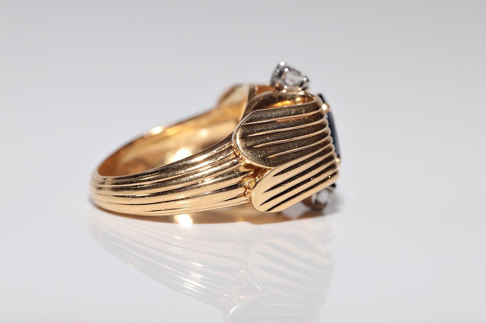 Vintage By  Handgefertigter Ring aus 18 Karat Gold mit natürlichem Diamanten und Saphir im Ovalschliff Damen im Angebot