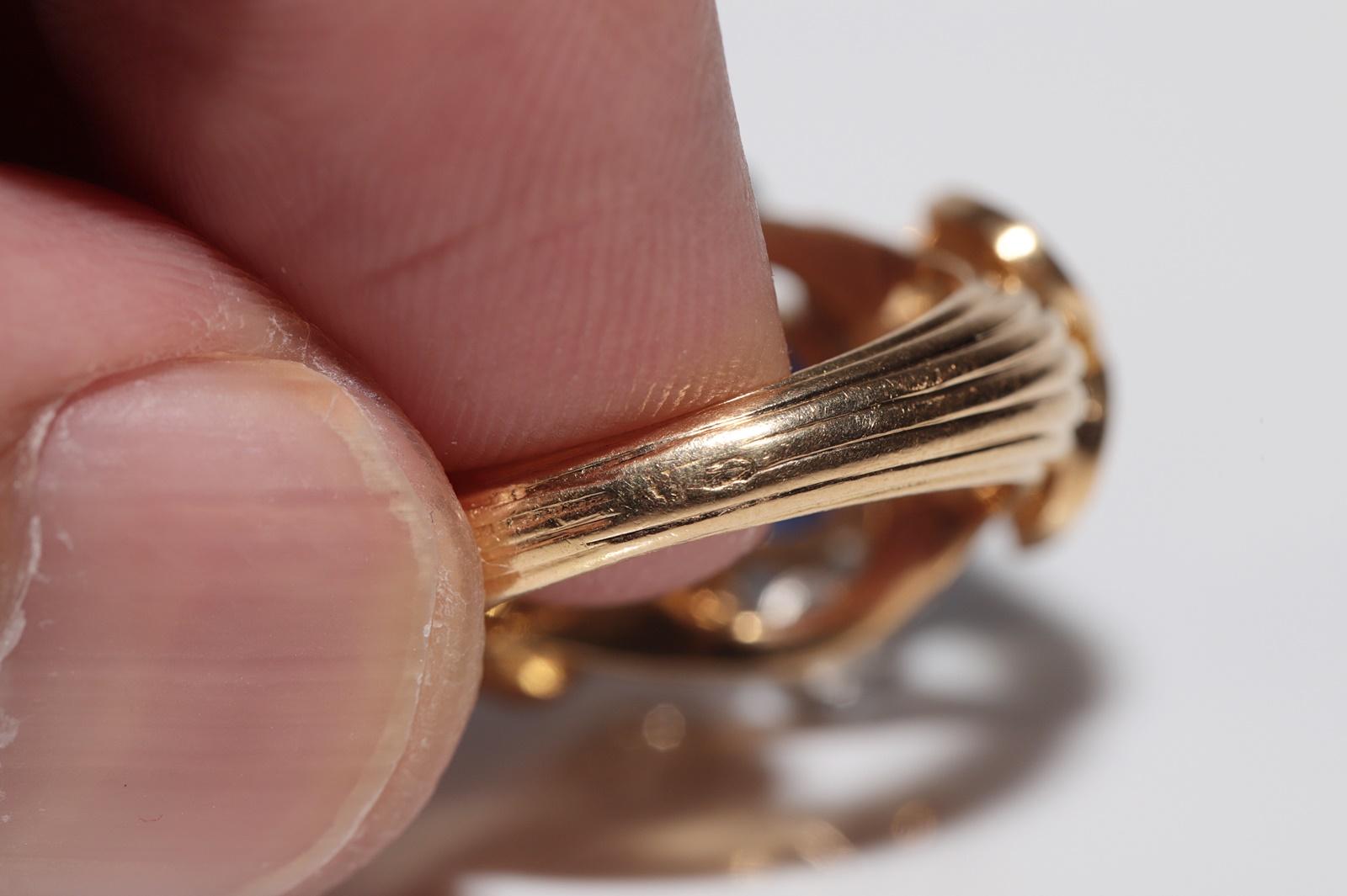 Vintage By  Handgefertigter Ring aus 18 Karat Gold mit natürlichem Diamanten und Saphir im Ovalschliff im Angebot 3