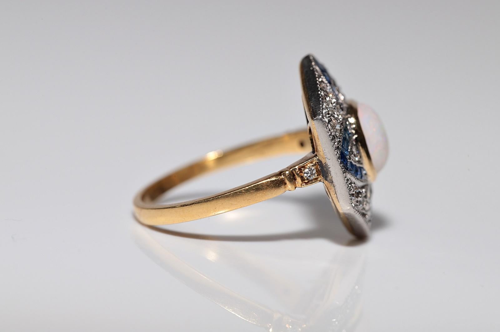 Anillo Vintage Artesanal de Oro de 18k Decorado con Diamantes Naturales y Zafiro Ópalo en venta 1