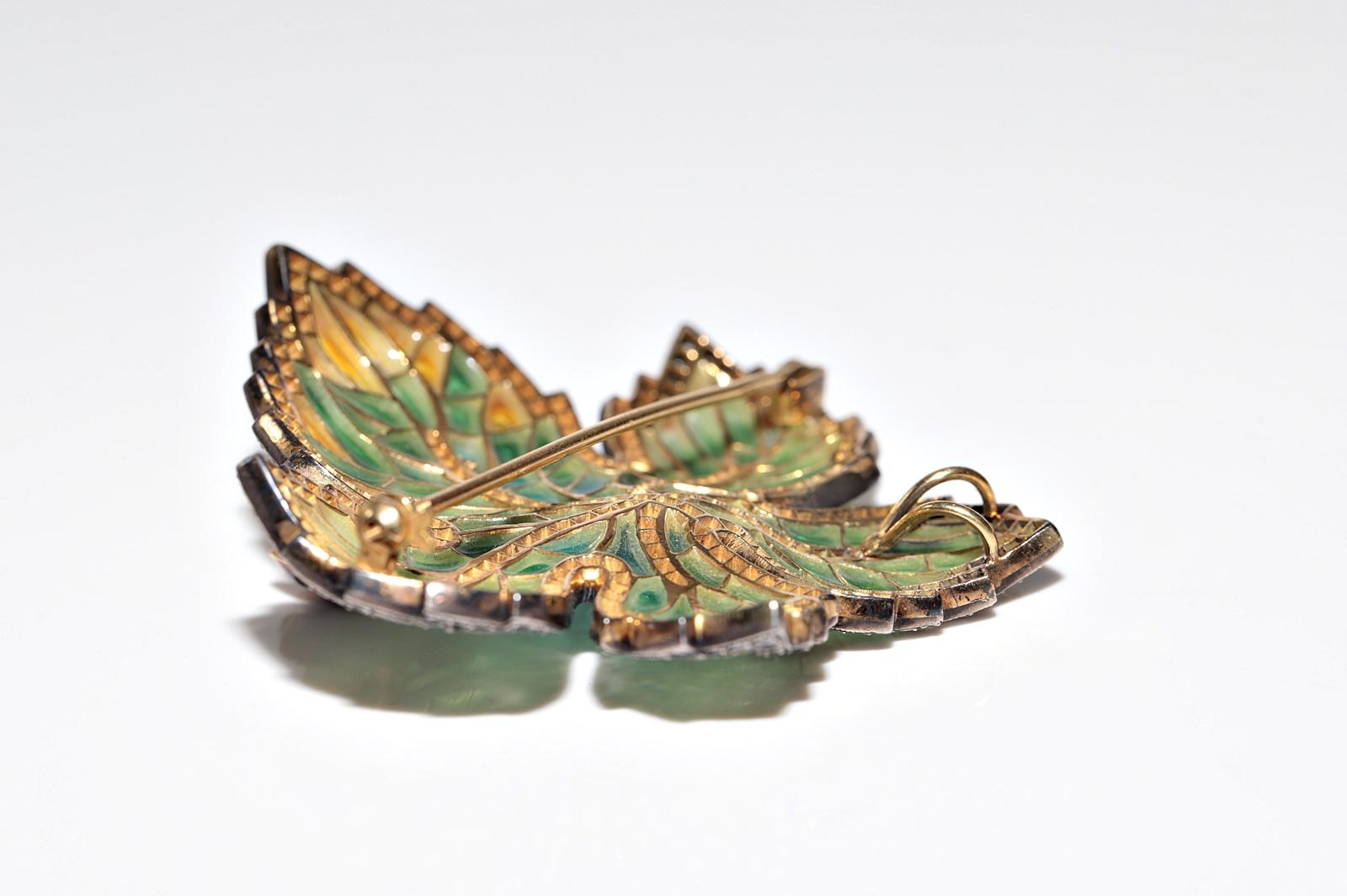 Vintage  Handcrafted 18k Gold Top Silver Natural Diamond And Enamel Leaf Brooch For Sale 8
