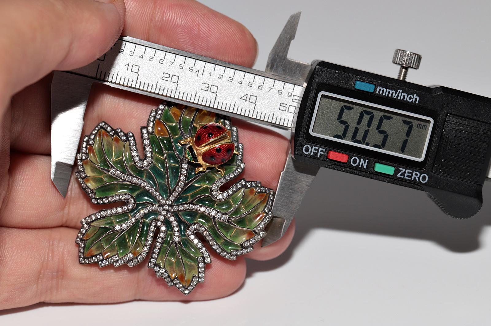 Brilliant Cut Vintage  Handcrafted 18k Gold Top Silver Natural Diamond And Enamel Leaf Brooch For Sale