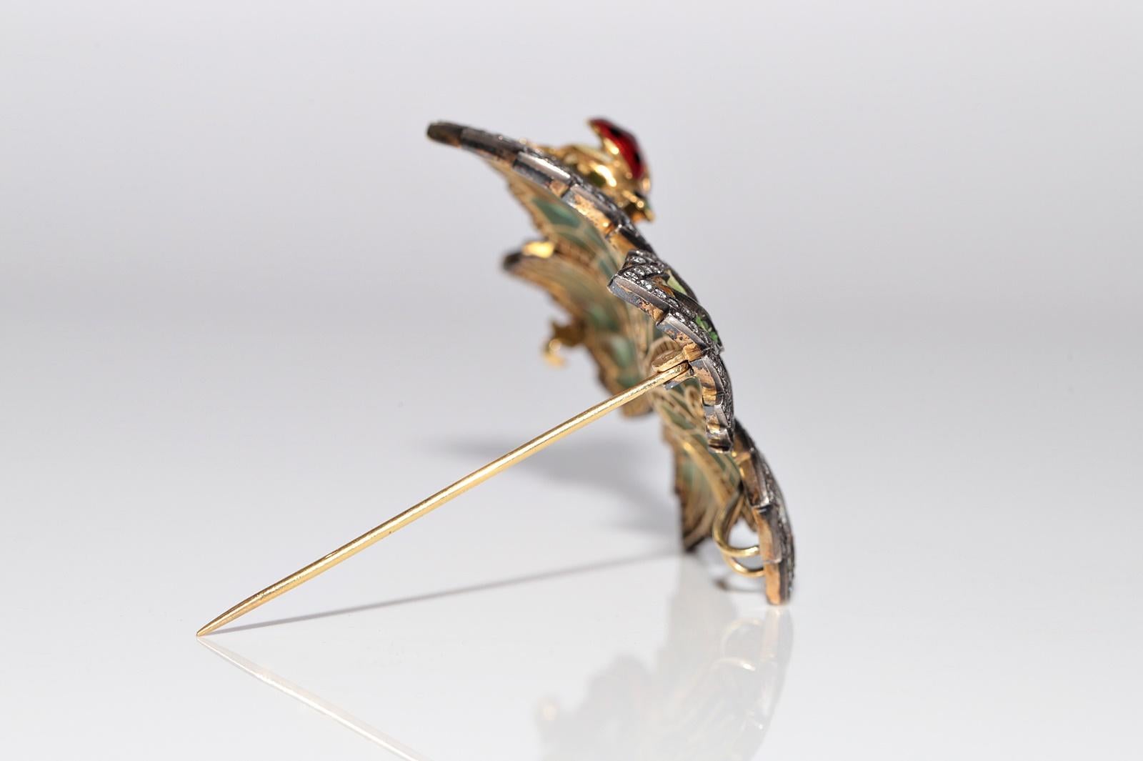 Women's Vintage  Handcrafted 18k Gold Top Silver Natural Diamond And Enamel Leaf Brooch For Sale
