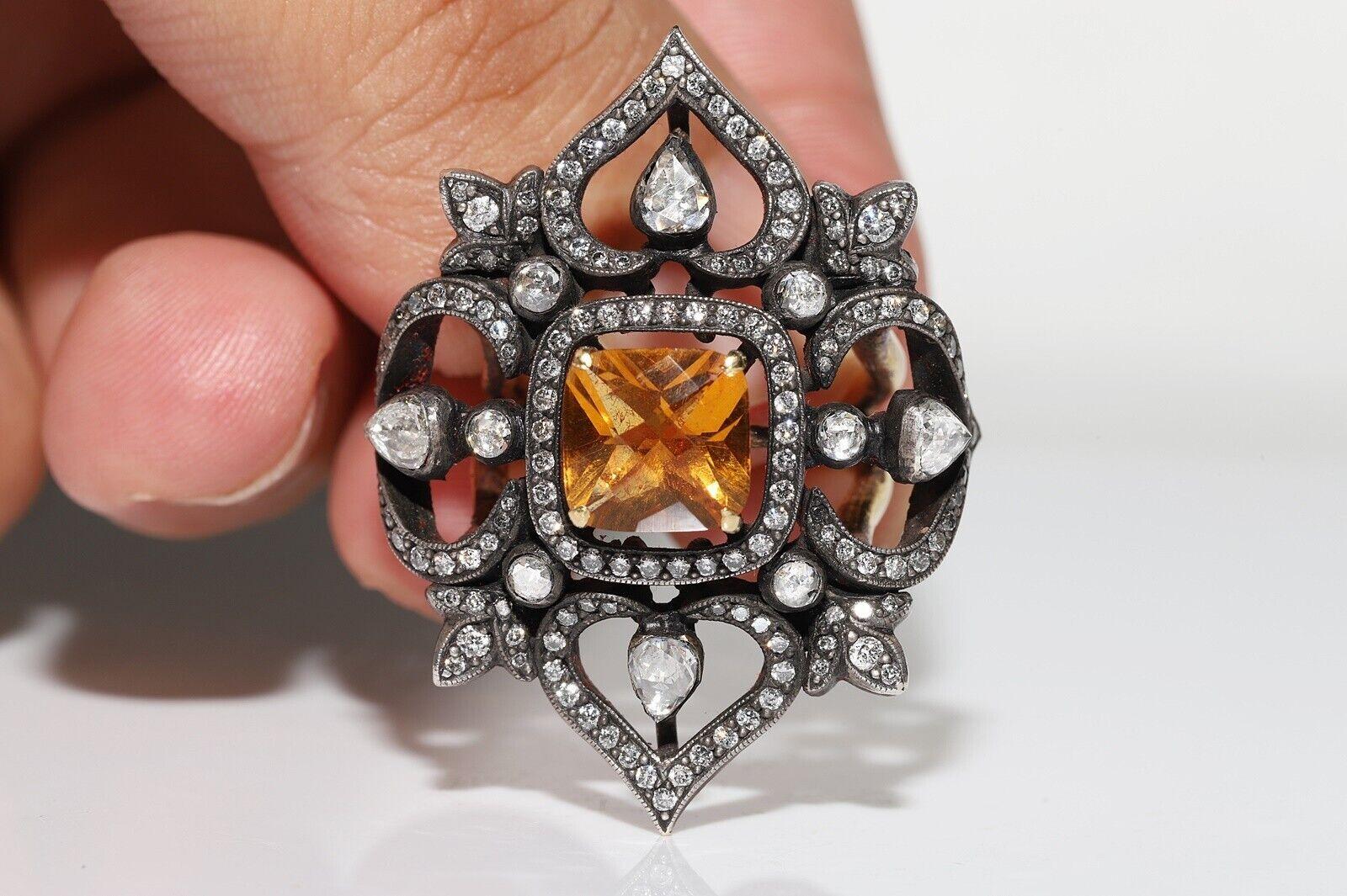 
In sehr gutem Zustand.
Gesamtgewicht 22,1 Gramm.
Gesamtes Gewicht  Diamant mit 0,80 Karat im Rosenschliff.
Gesamtgewicht ca. 1,75 ct Diamant im Brillantschliff.
Der Diamant hat die Reinheit vs-s1-s2 und die Farbe H. 
Gesamtgewicht etwa 3 ct