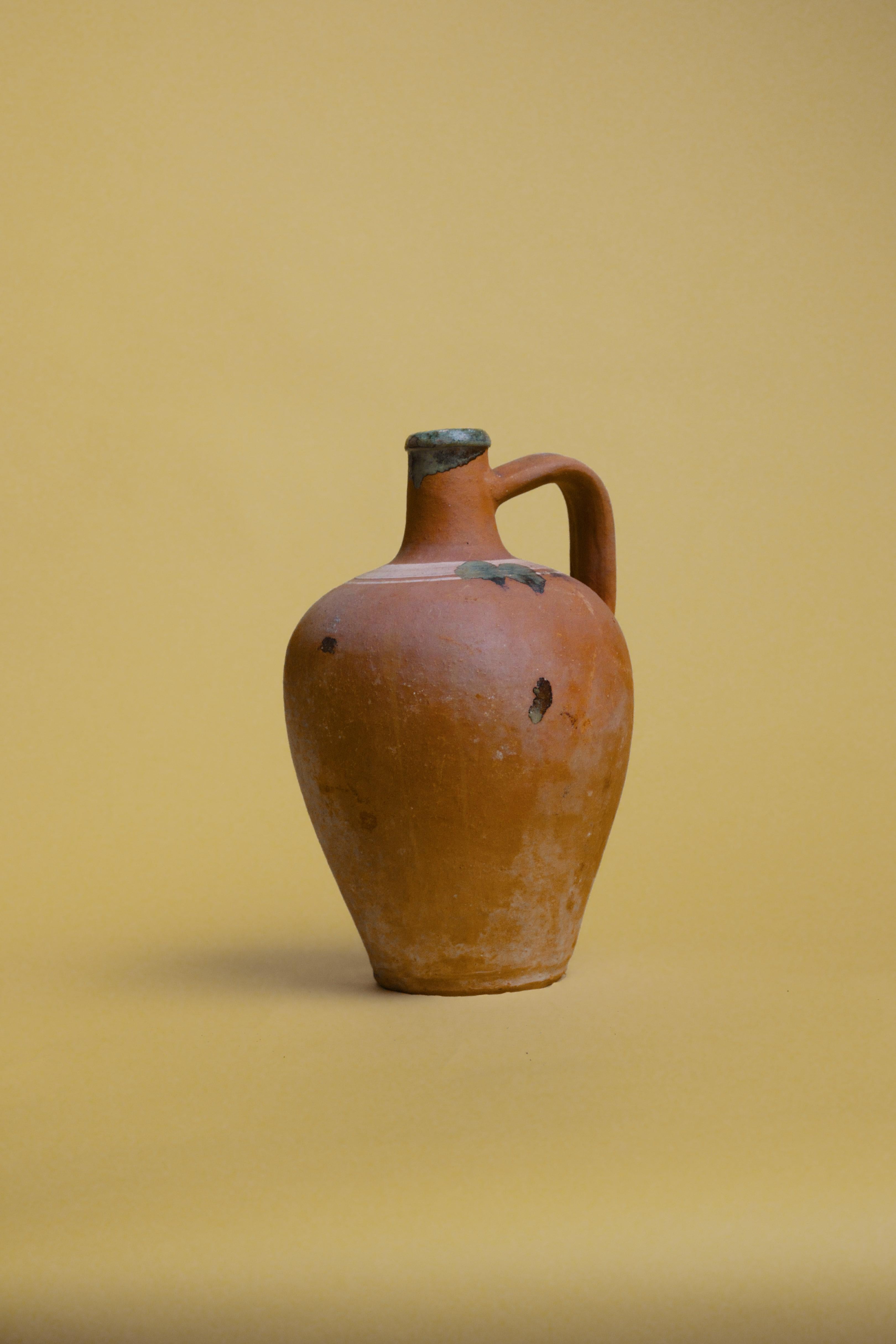 Rustique Vieille cruche en céramique fabriquée à la main, décor rustique méditerranéen, 20ème siècle en vente