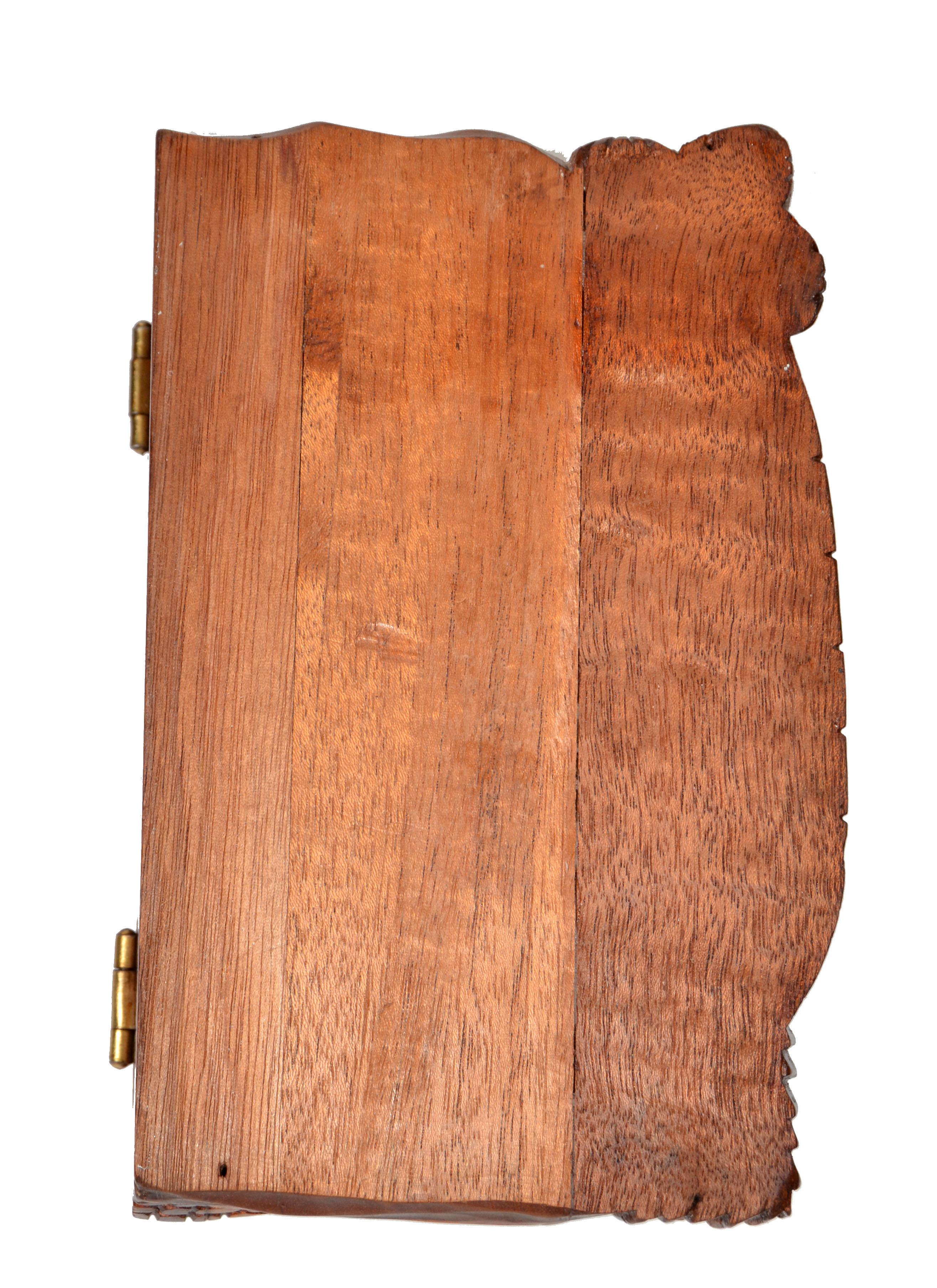 Handgefertigte und geschnitzte Holzschachtel mit Hausmotiv, Dreifachschachtel, Andenkenschachtel   im Angebot 3
