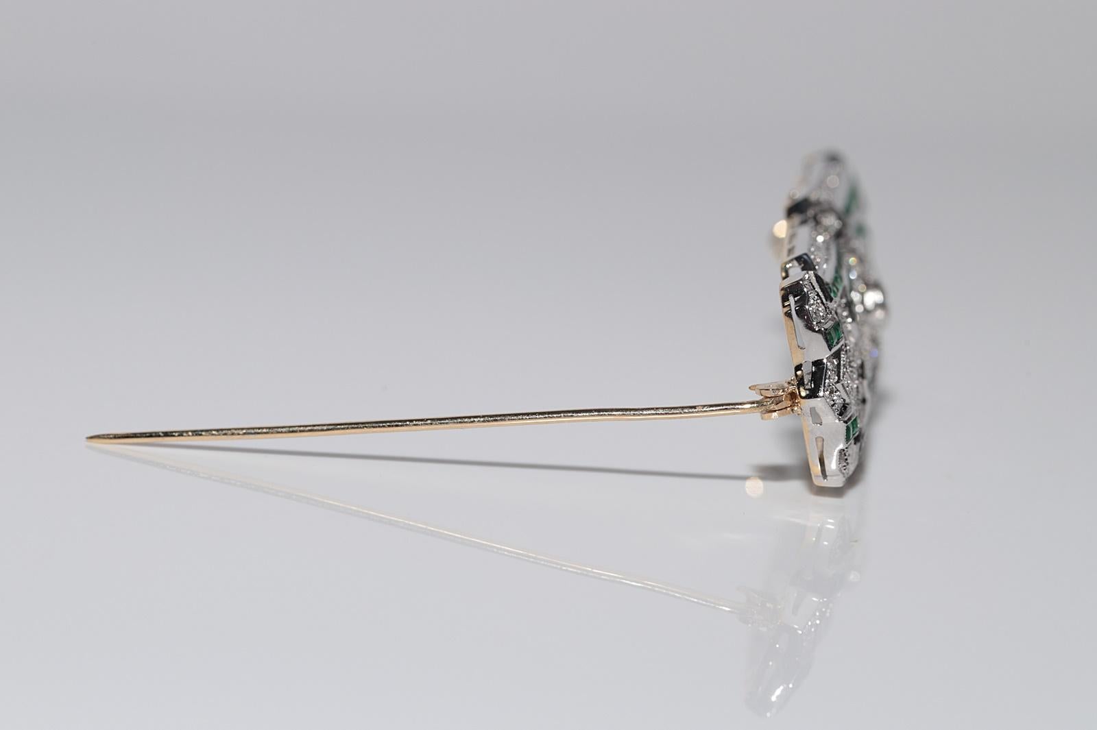 Brilliant Cut Vintage Handcrafted Art Deco Platinum And 18k Gold And Diamond Emerald Brooch For Sale