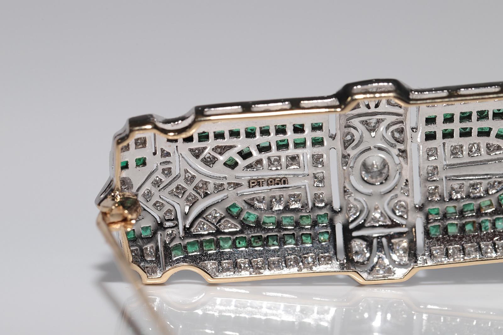 Women's Vintage Handcrafted Art Deco Platinum And 18k Gold And Diamond Emerald Brooch For Sale