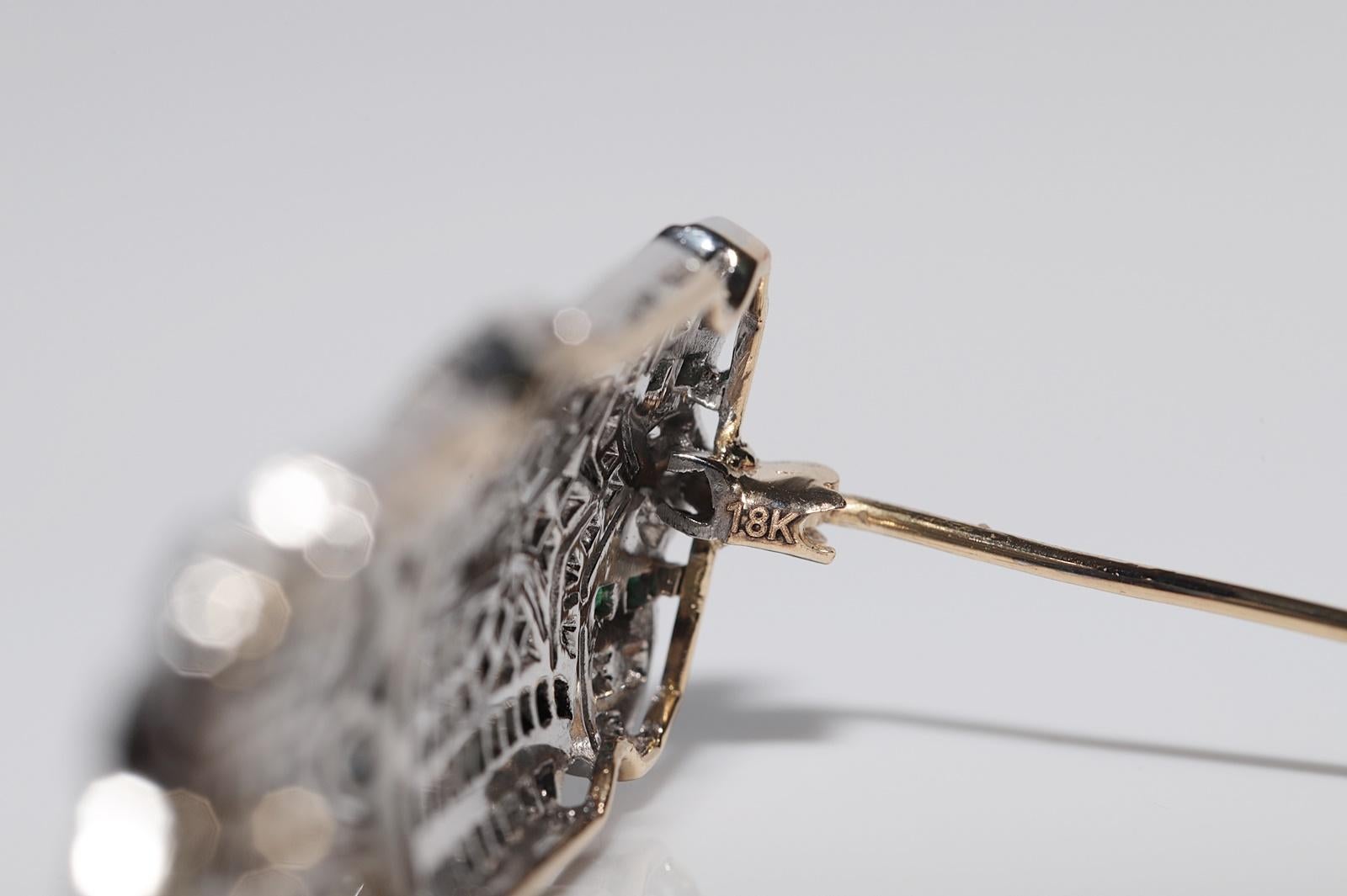 Vintage Handcrafted Art Deco Platinum And 18k Gold And Diamond Emerald Brooch For Sale 1