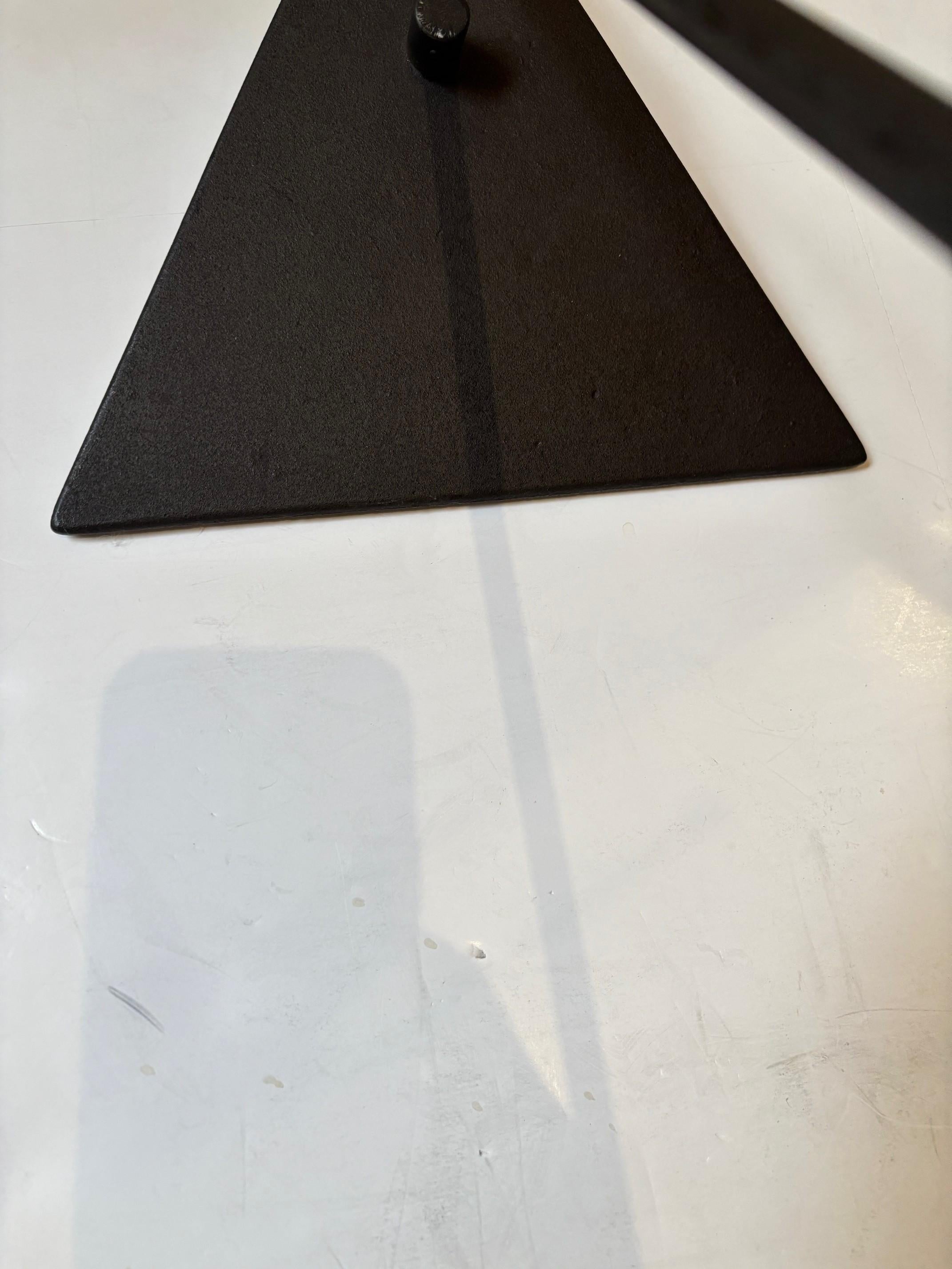 Lampe de bureau vintage à bras longs en métal noirci fabriquée à la main par Kock & Lowy en vente 3