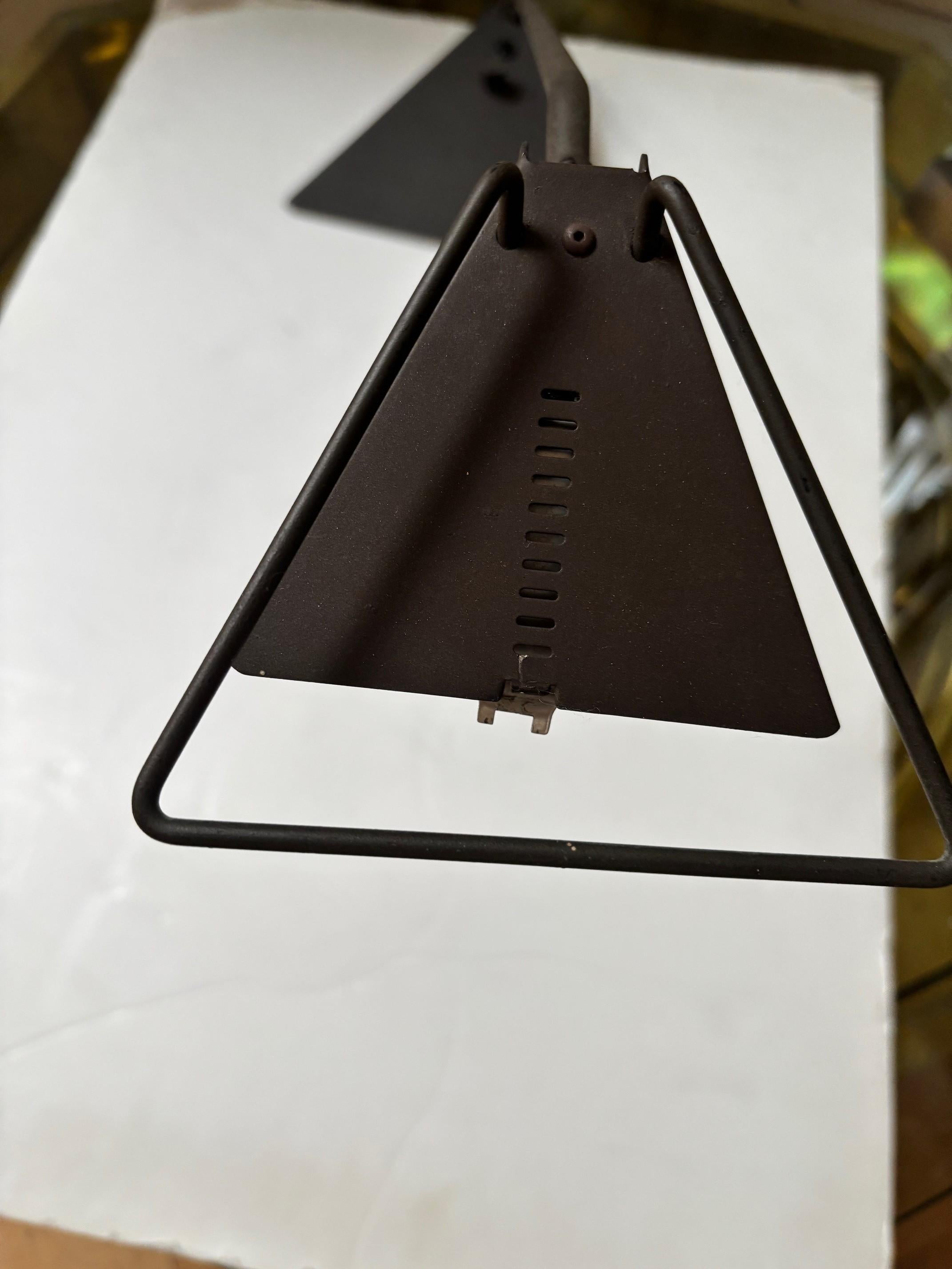 Lampe de bureau vintage à bras longs en métal noirci fabriquée à la main par Kock & Lowy en vente 7