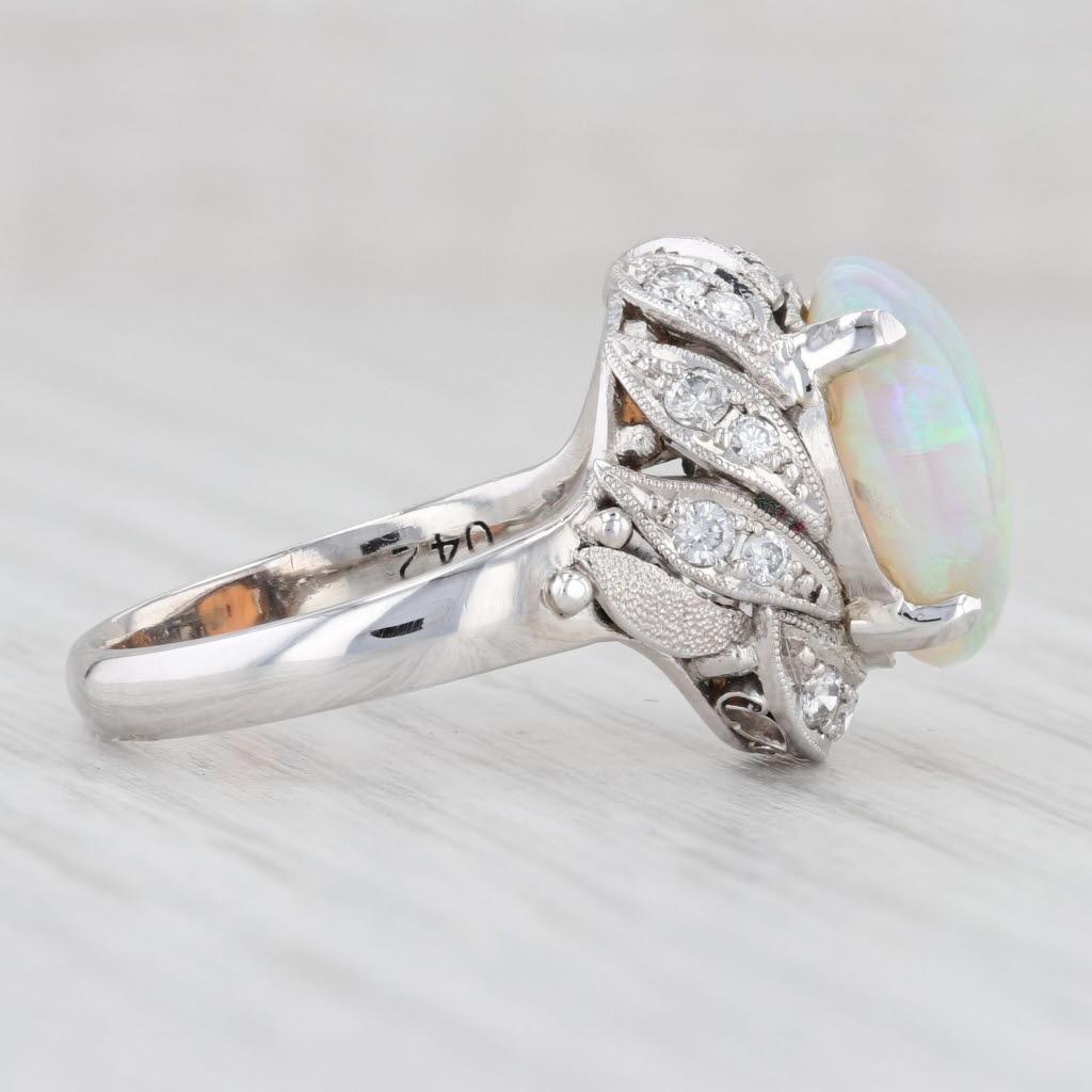 Anello artigianale d'epoca con diamante e opale colorato 900 in platino, misura 6 in vendita 2
