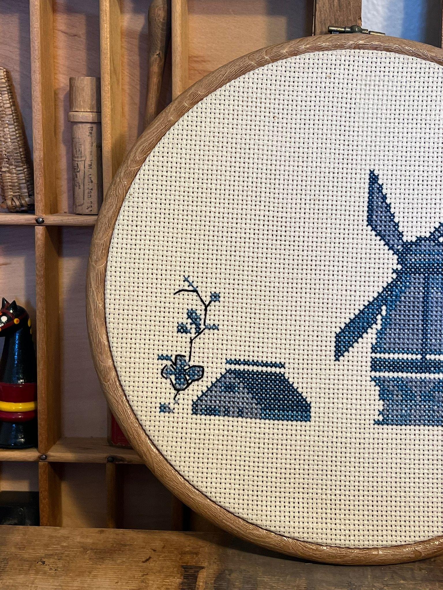 Vintage Handcrafted Finished Cross Stitch Needlepoint Windmill and House. im Zustand „Gut“ im Angebot in Seattle, WA