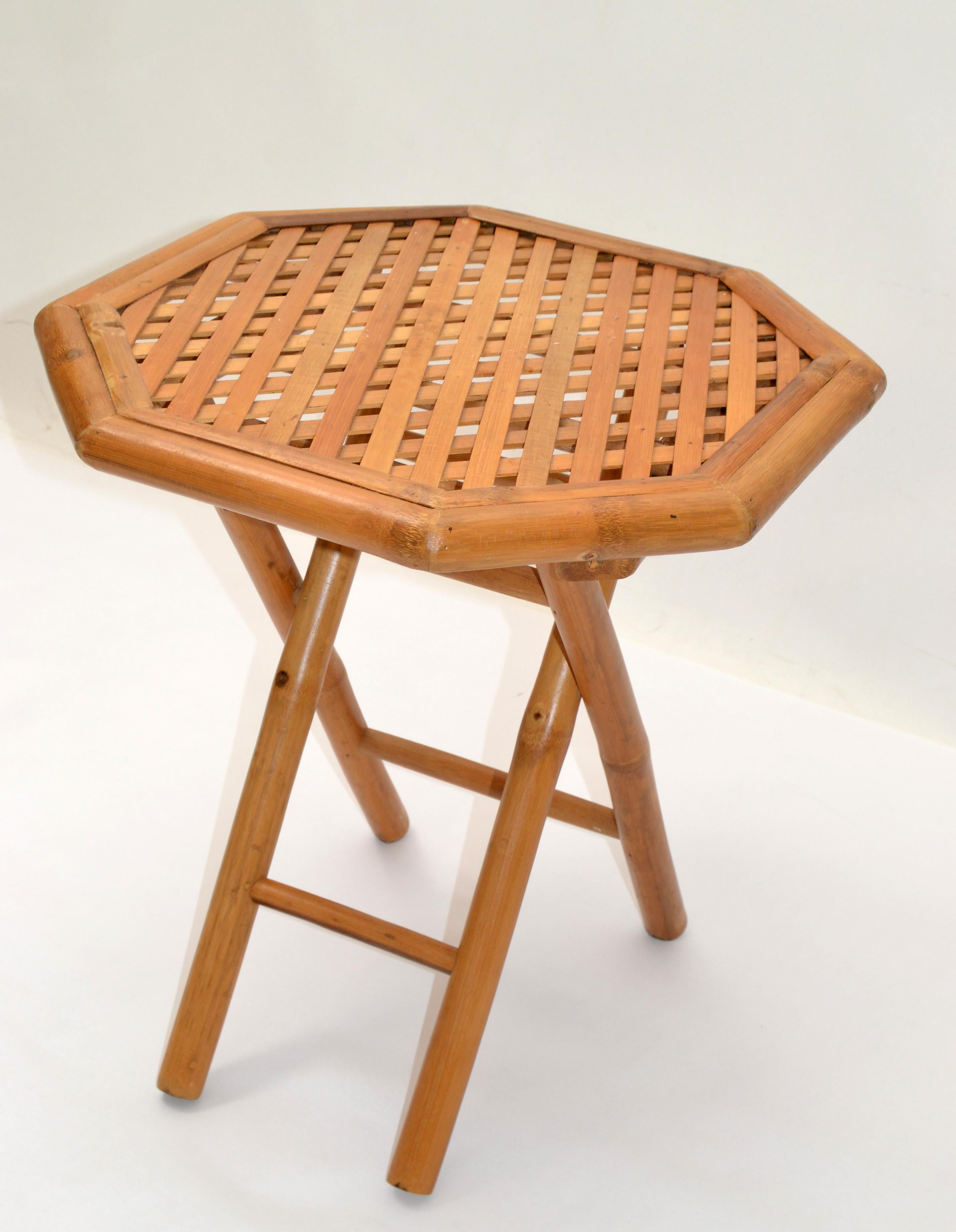 Achteckiger Vintage-Beistelltisch aus Bambus, handgefertigt, klappbar, Mitteltisch, 1970 (Moderne der Mitte des Jahrhunderts) im Angebot